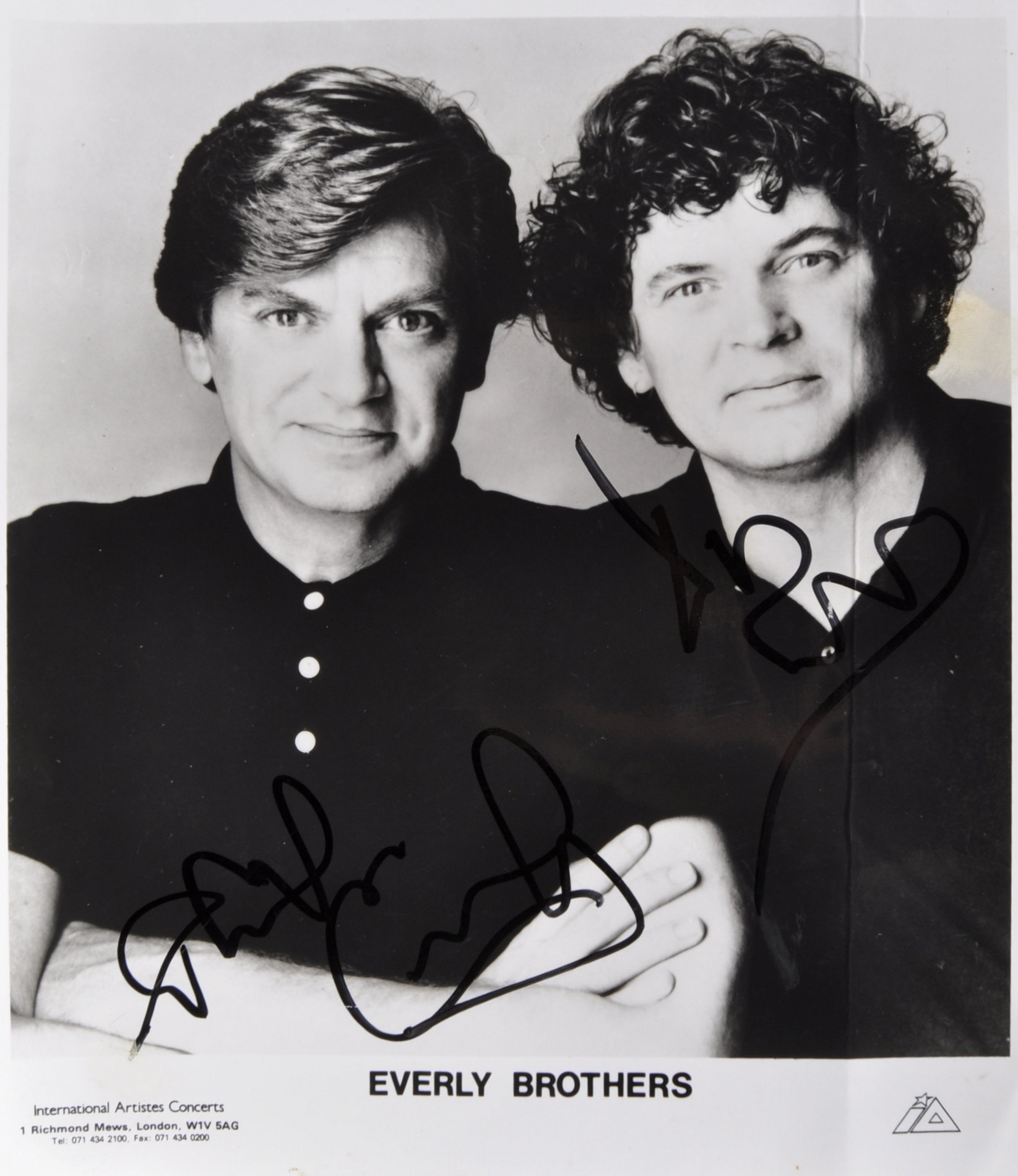 THE EVERLY BROTHERS - AUTOGRAPHED 8X10" PROMO PHOTO