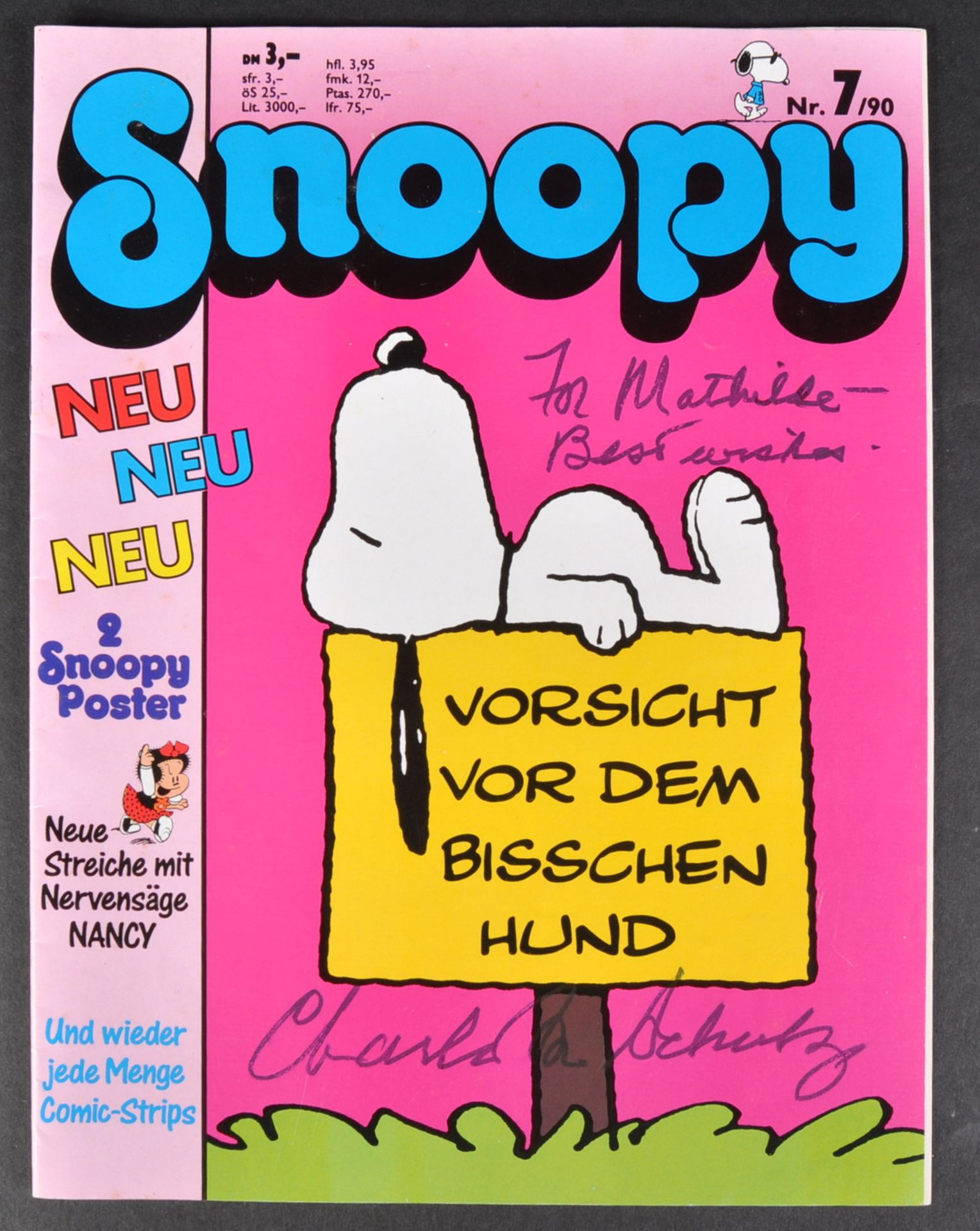 CHARLES M. SCHULZ (D.2000) - SNOOPY - AUTOGRAPHED MAGAZINE