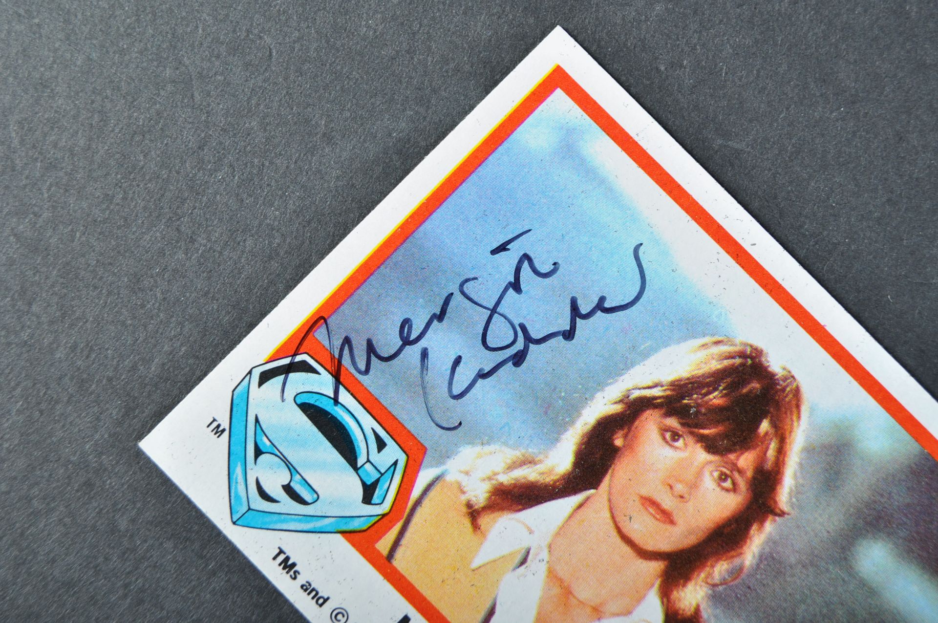 SUPERMAN - MARGOT KIDDER (D.2018) - SIGNED TRADING CARD - AFTAL - Image 2 of 2