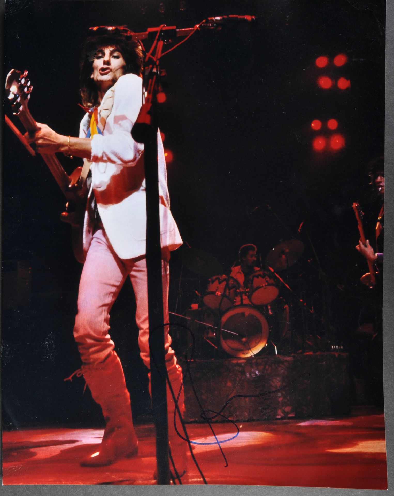 RONNIE WOOD - ROLLING STONES - AUTOGRAPHED 11X14 PHOTO - AFTAL