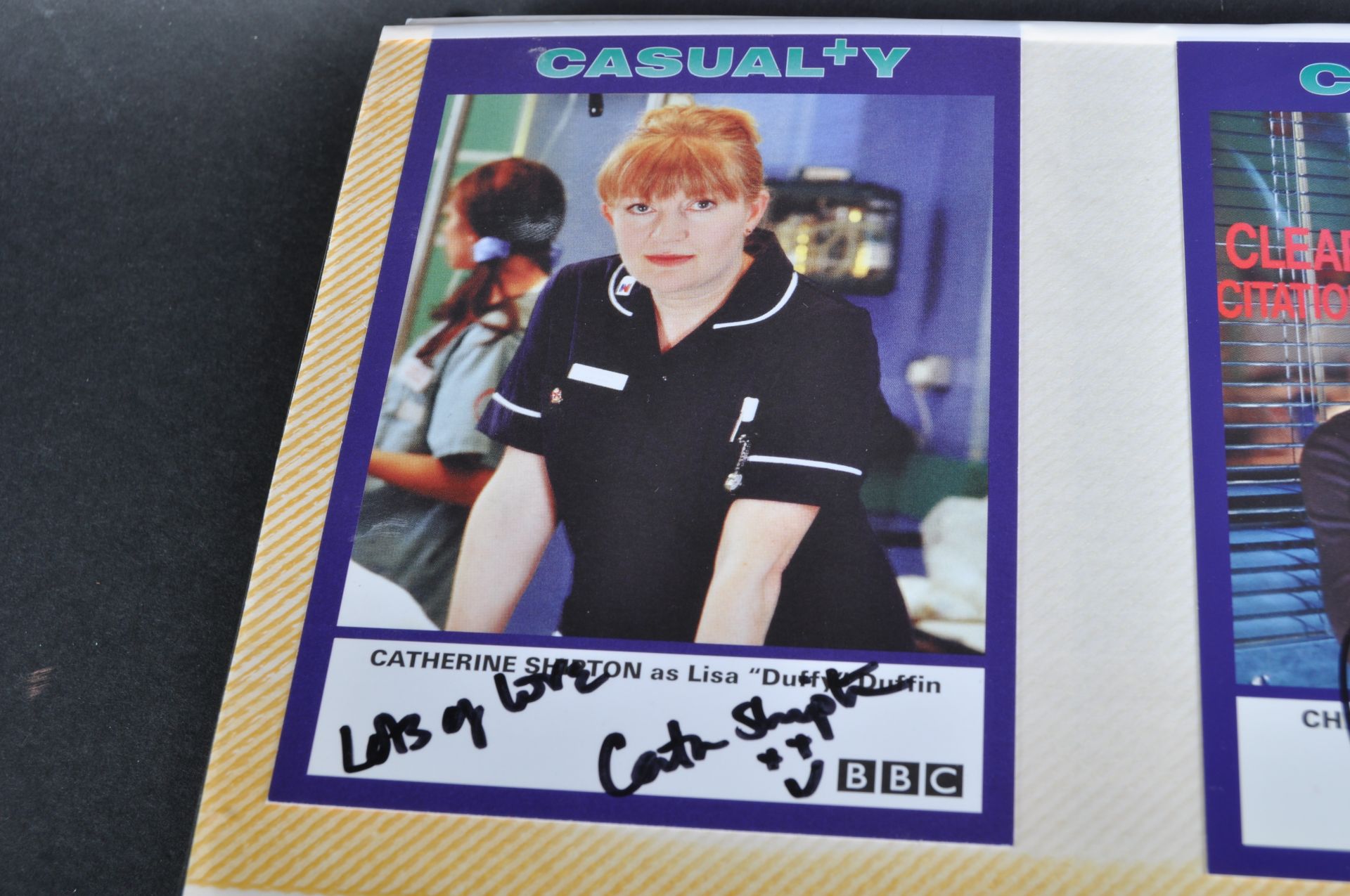 AUTOGRAPHS - ALBUM OF CASUALTY SIGNED PHOTOS & OTHERS - Bild 11 aus 12