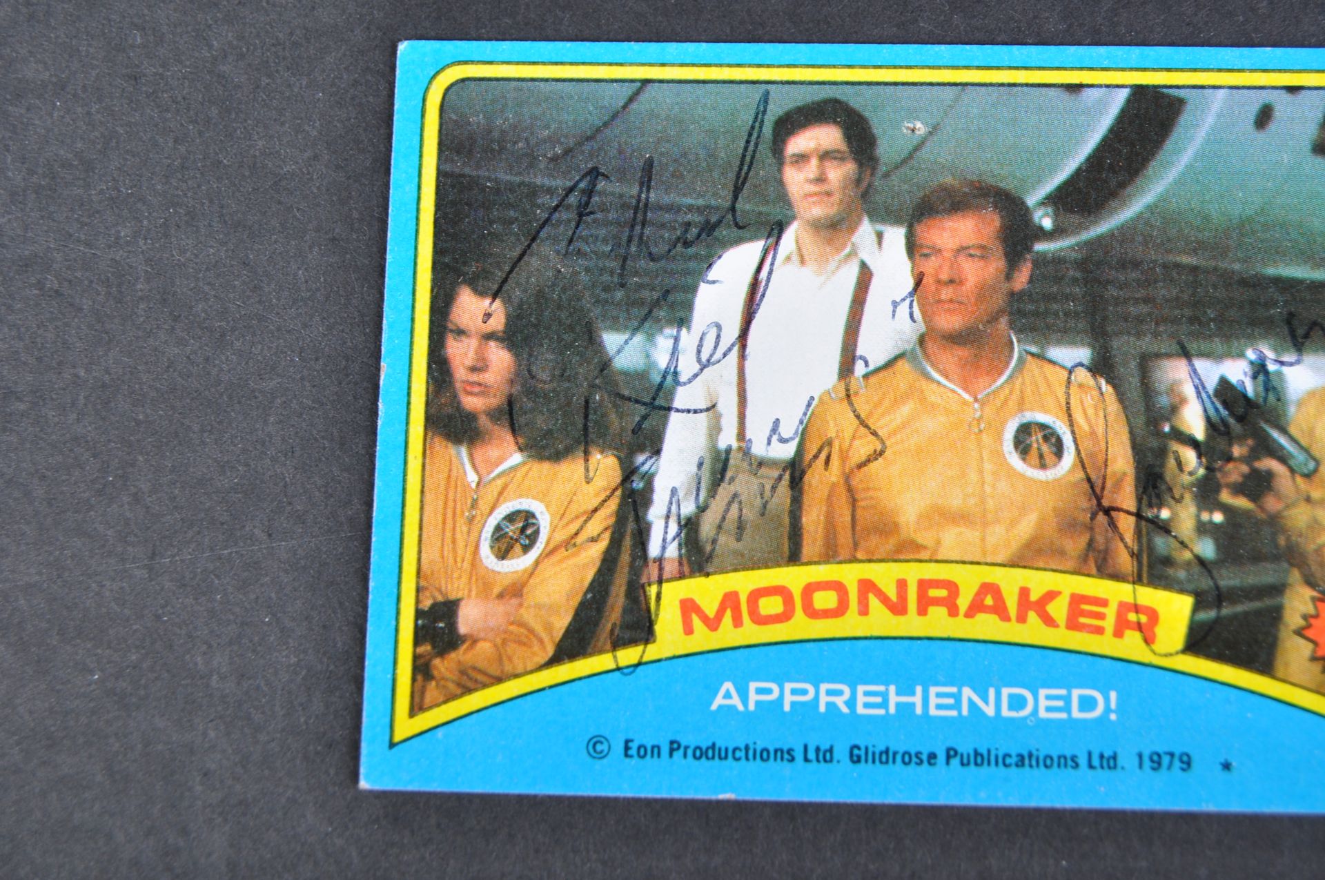 JAMES BOND - KIEL & MOORE - DUAL SIGNED TRADING CARD - AFTAL - Bild 2 aus 2