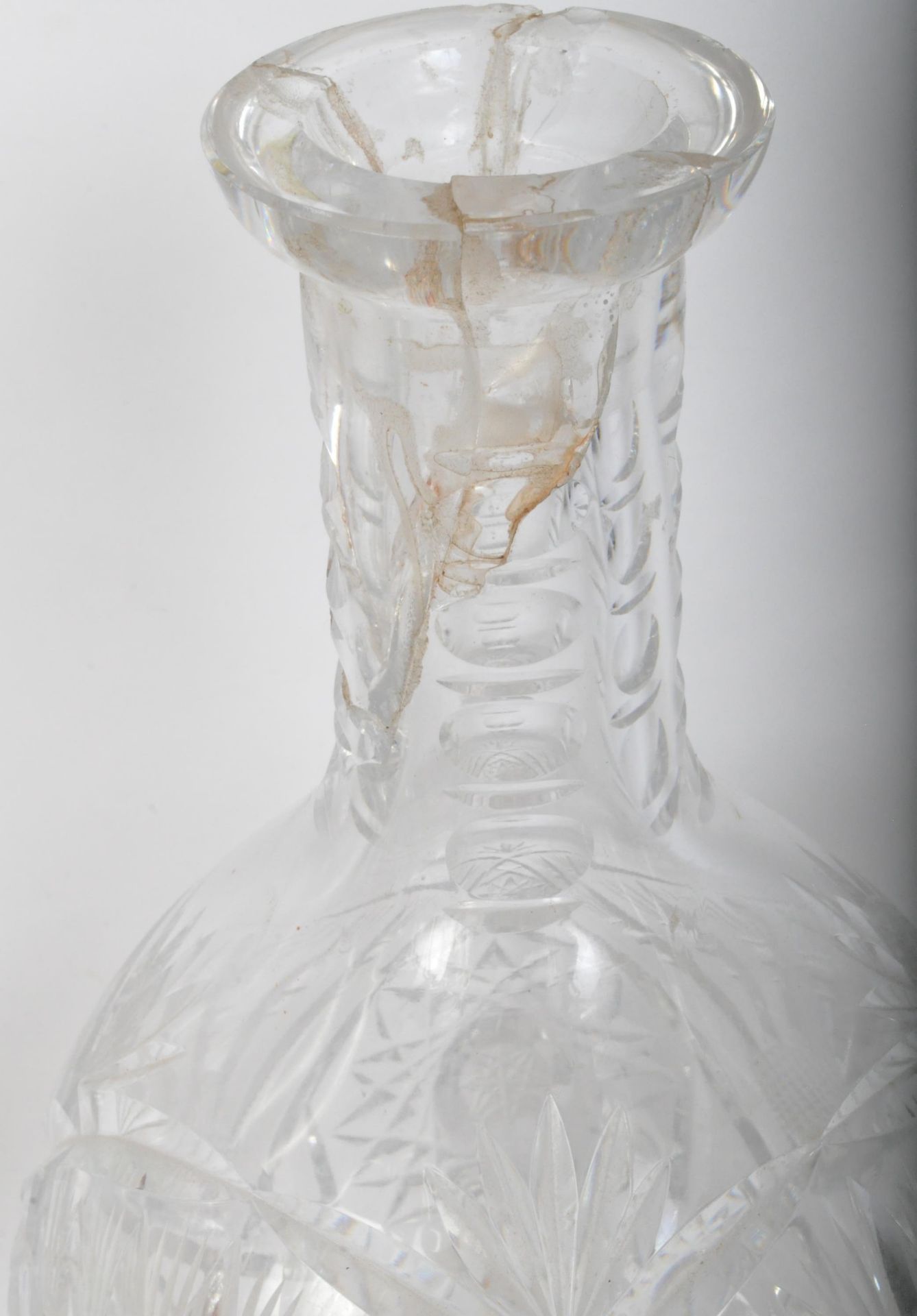 A COLLECTION OF ASSORTED GLASSWARE - Image 5 of 5