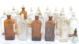 COLLECTION OF VINTAGE APOTHECARY / CHEMISTS GLASS BOTTLES