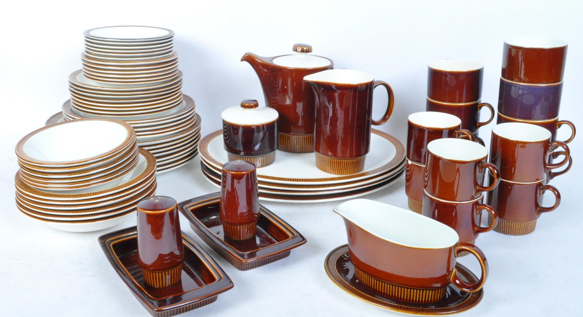 POOLE POTTERY - 1970S RETRO DINNER & TEA SERVICE