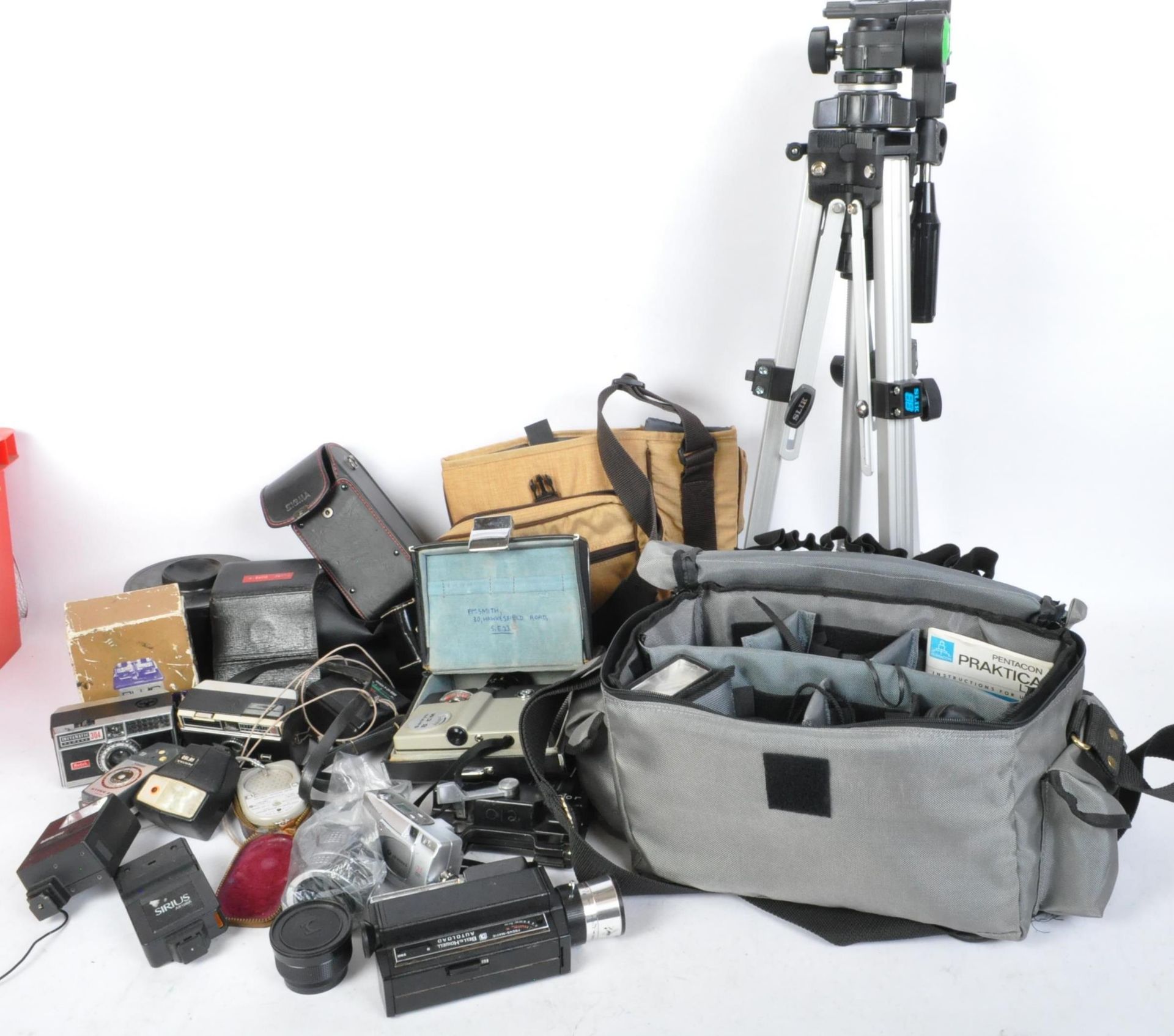 COLLECTION OF VINTAGE RETRO CAMERA & VIDEO EQUIPMENT