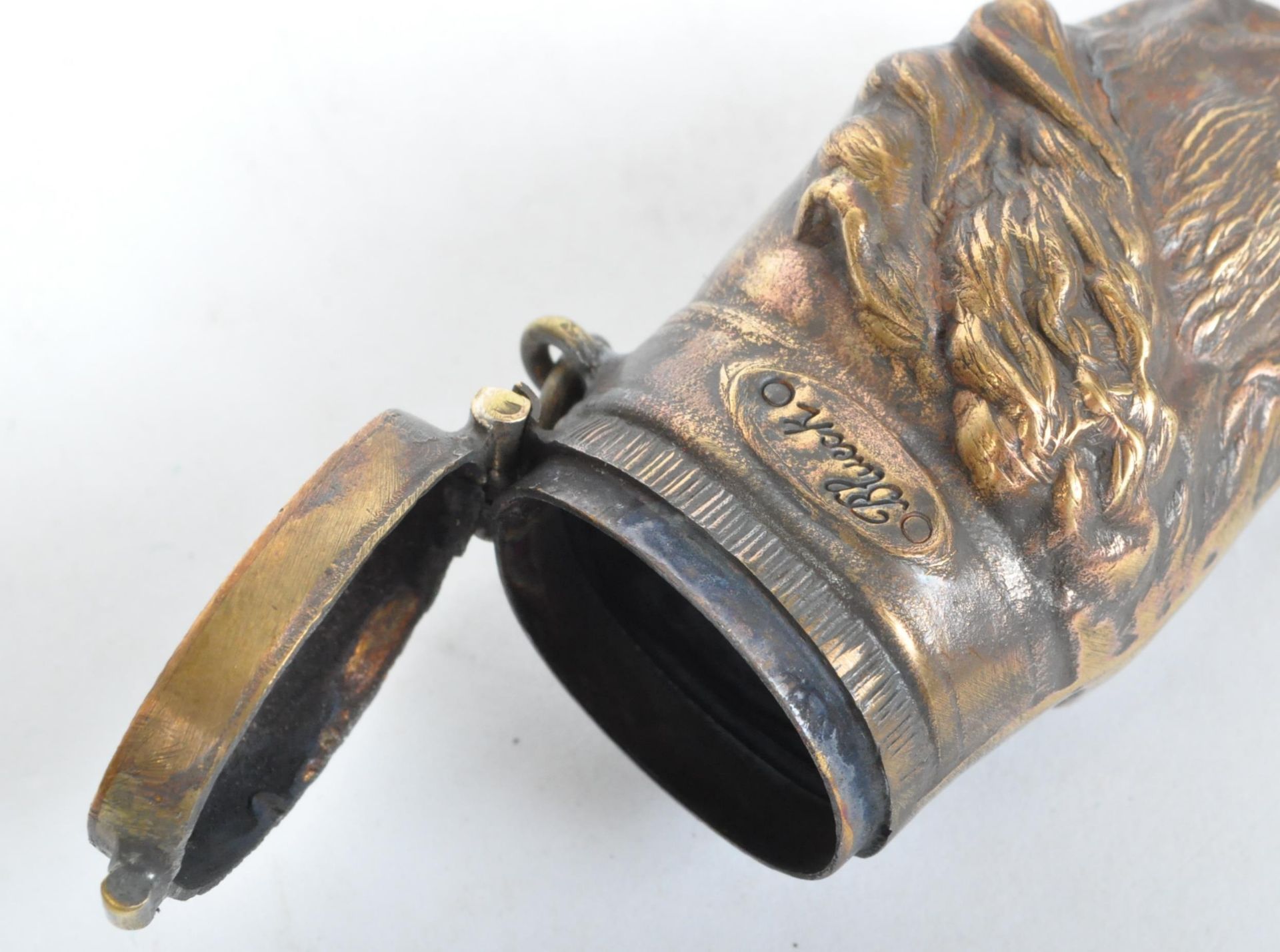 VINTAGE BRASS DOG VESTA CASE - Bild 3 aus 3