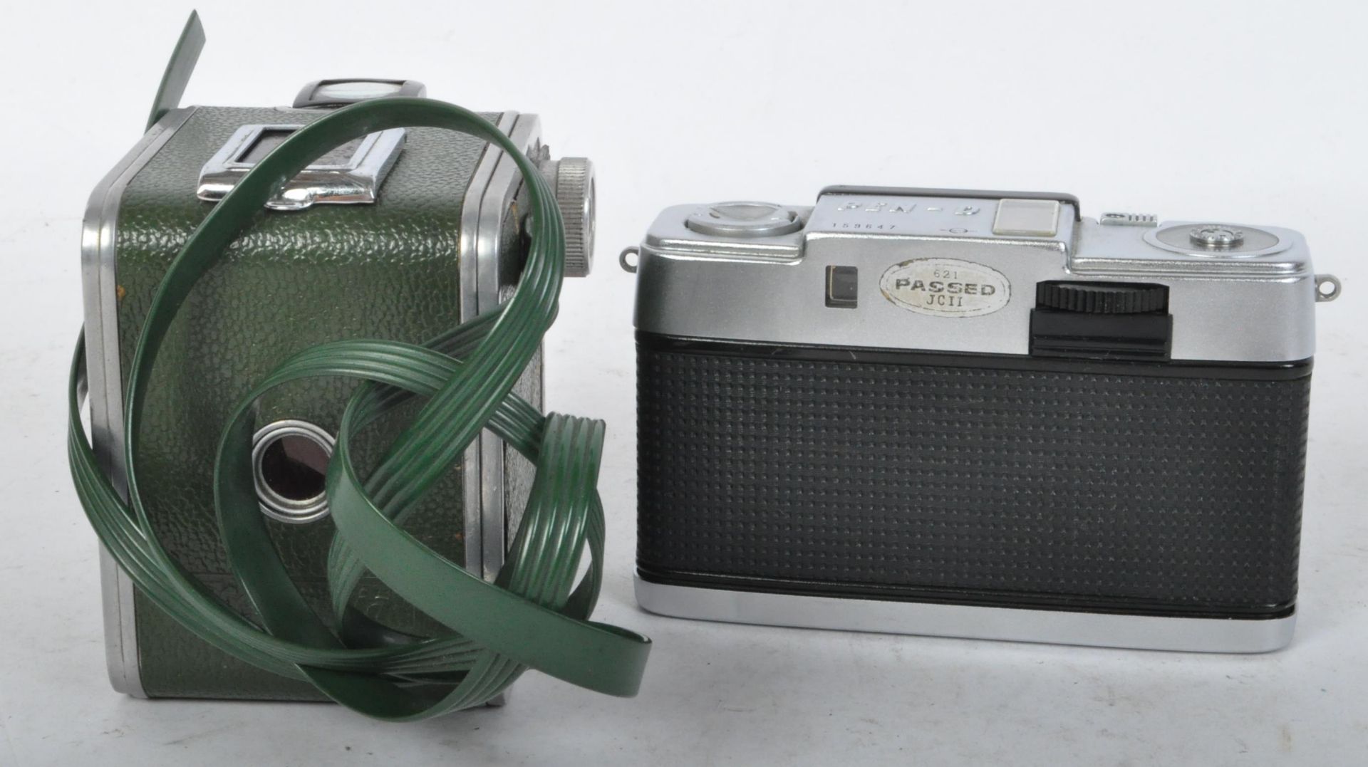 VINTAGE OLYMPUS PEN-D CAMERA WITH RONDINE BOX CAMERA - Image 4 of 5