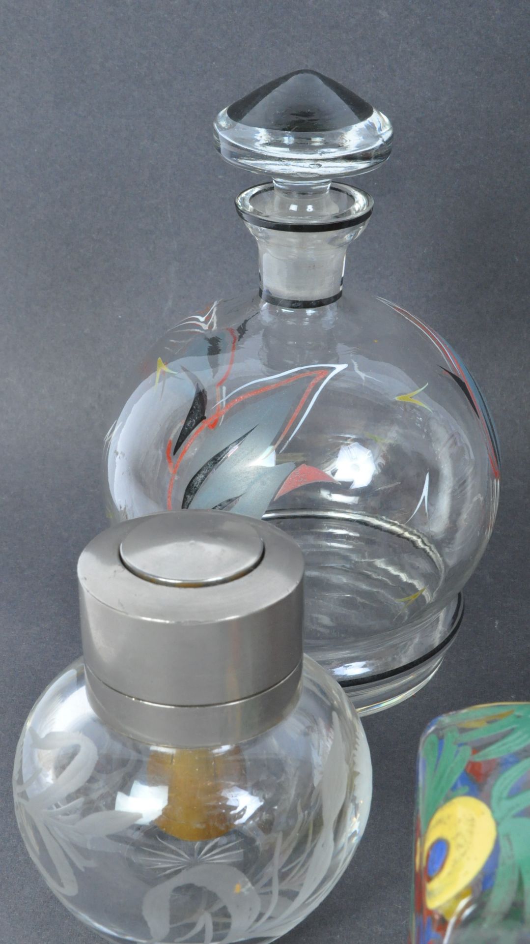 FIVE ART DECO CONTINENTAL & ENGLISH GLASS PERFUME BOTTLES - Image 3 of 5