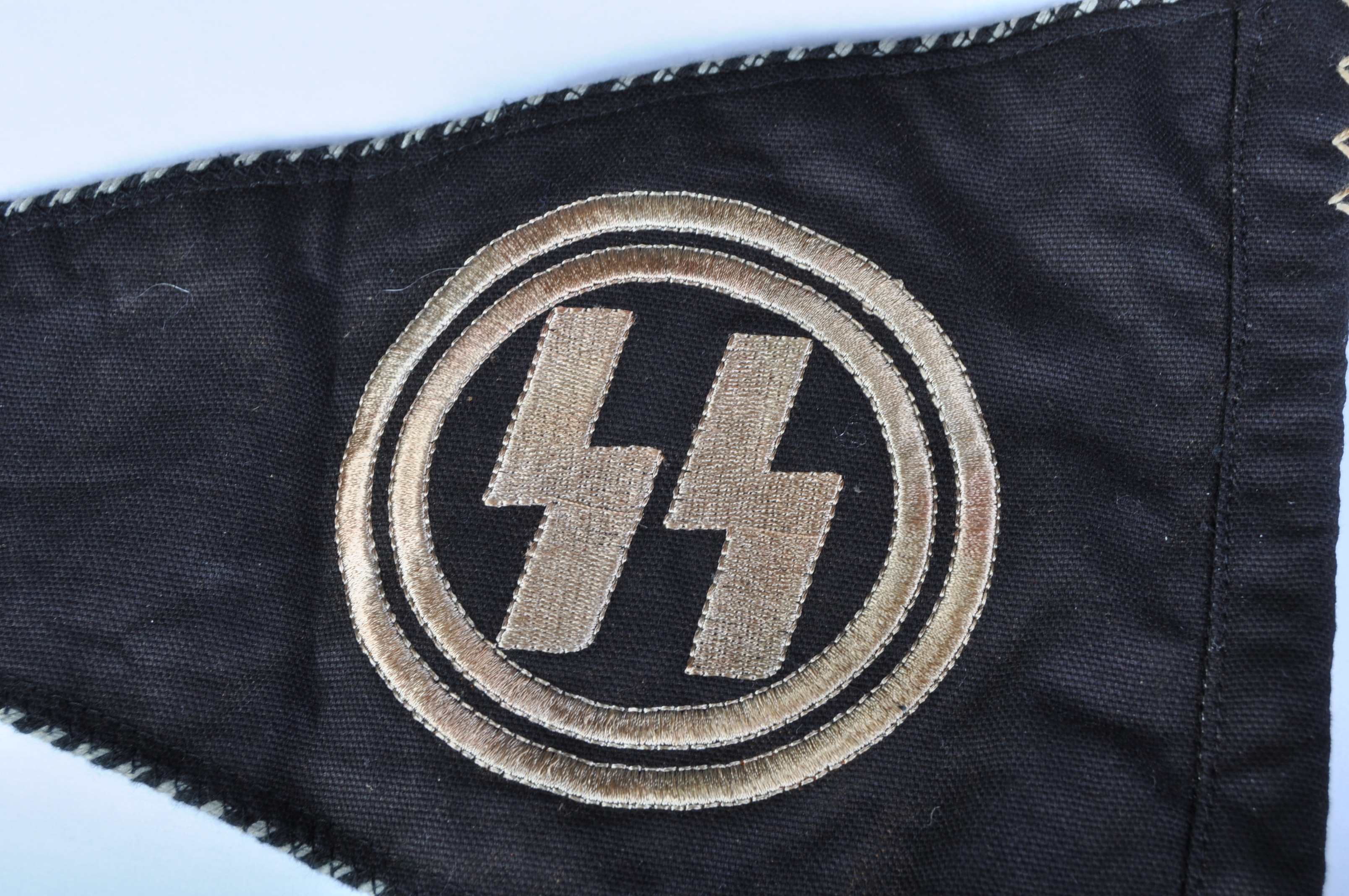 WWII SECOND WORLD WAR GERMAN THIRD REICH SS OFFICERS CAR PENNANT - Image 3 of 3