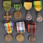 COLLECTION OF ASSORTED FRENCH MILITARY CAMPAIGN MEDALS