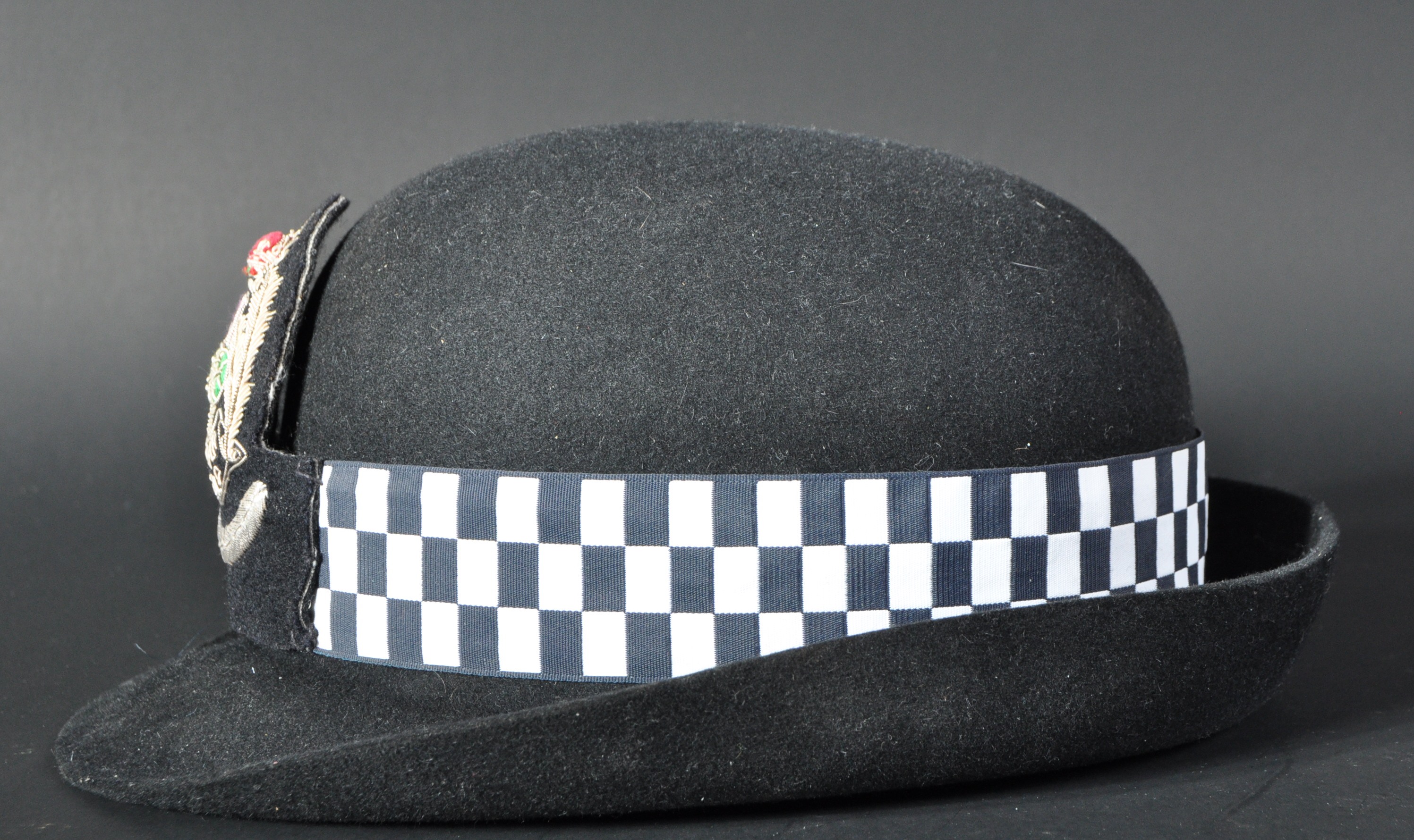 20TH CENTURY SCOTTISH SUPERINTENDENTS FEMALE POLICE HAT - Image 3 of 4