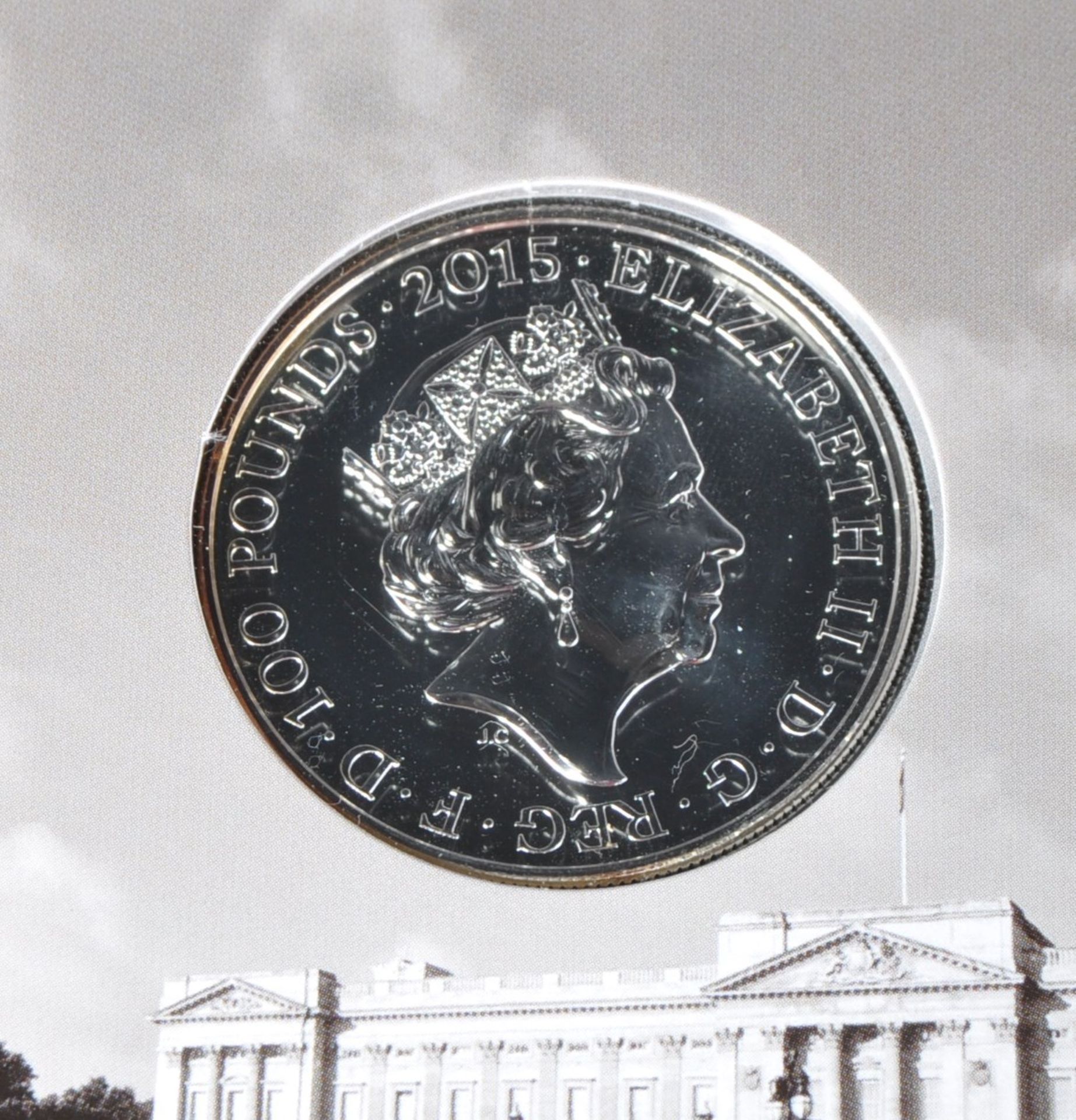 COINS - THE ROYAL MINT - 2015 BUCKINGHAM PALACE £100 SILVER COIN - Image 3 of 3