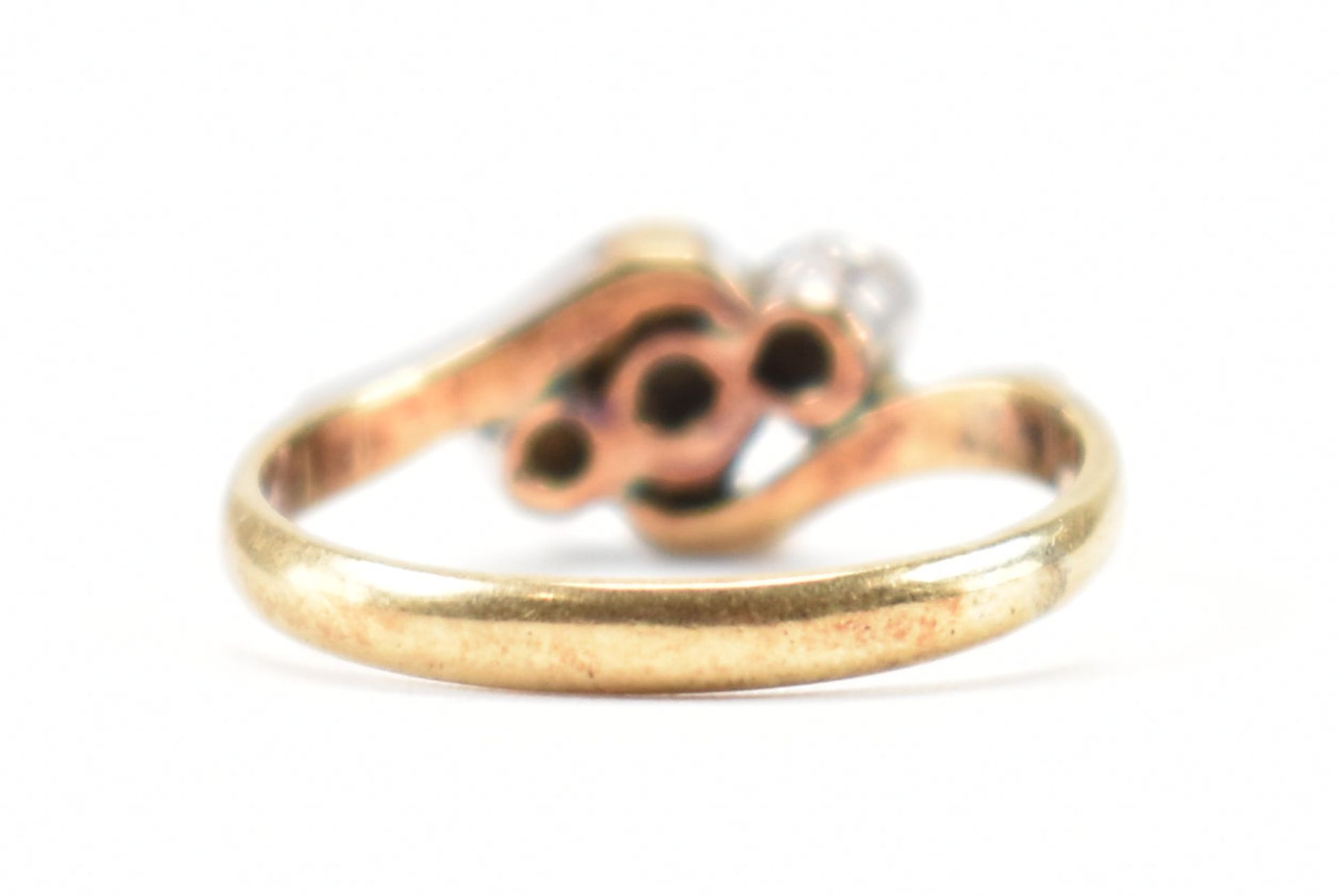 18CT GOLD PLATINUM & DIAMOND CROSSOVER RING - Image 4 of 8