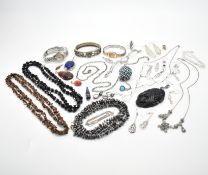 COLLECTION OF SILVER & COSTUME JEWELLERY