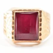 VINTAGE GOLD & SYNTHETIC RUBY RING