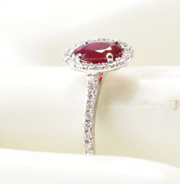 HALLMARKED 18CT GOLD RUBY & DIAMOND CLUSTER RING - Image 9 of 10