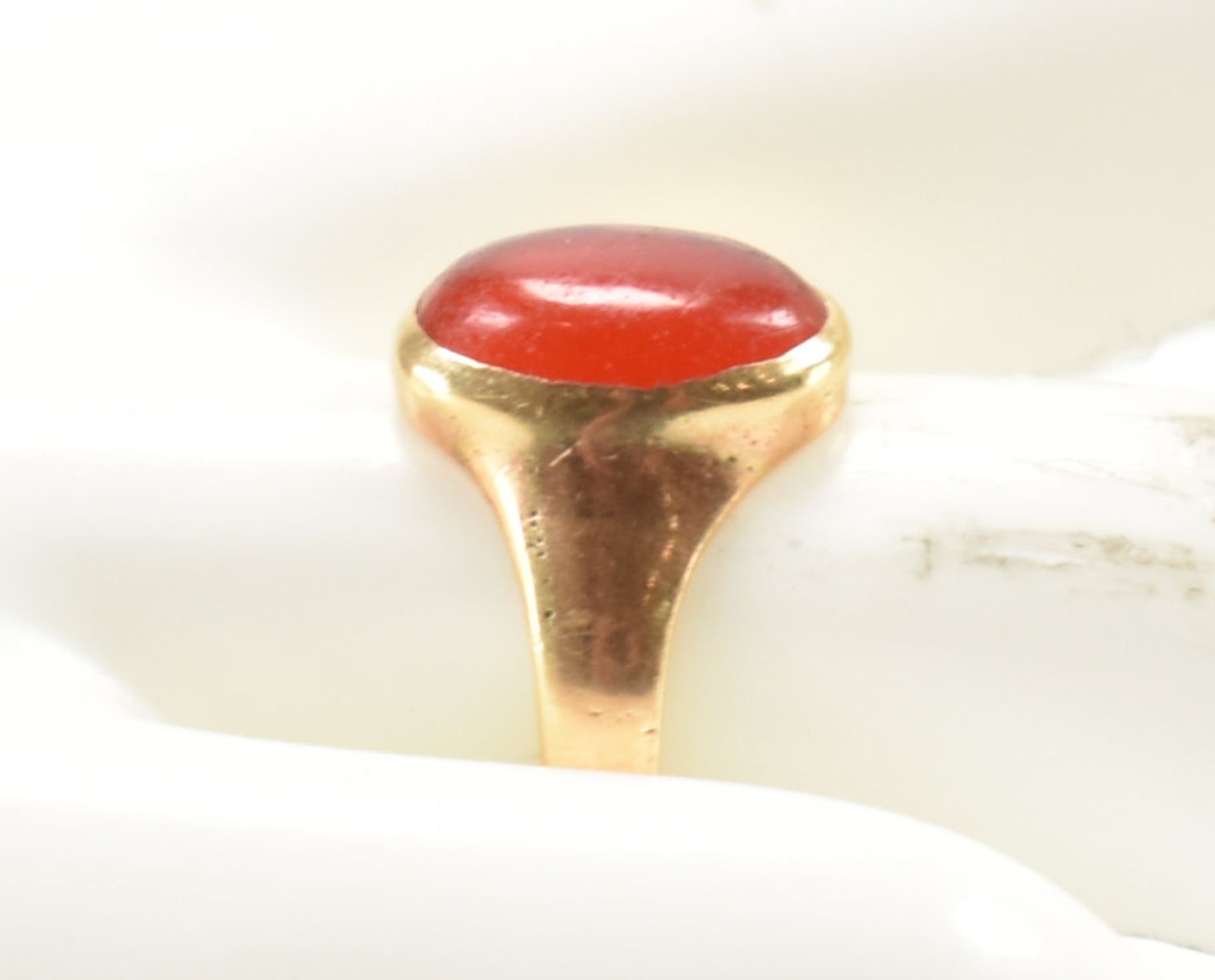 VICTORIAN HALLMARKED 15CT GOLD & RED STONE RING - Image 8 of 8