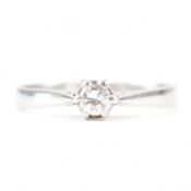 18CT WHITE GOLD & DIAMOND SOLITAIRE RING