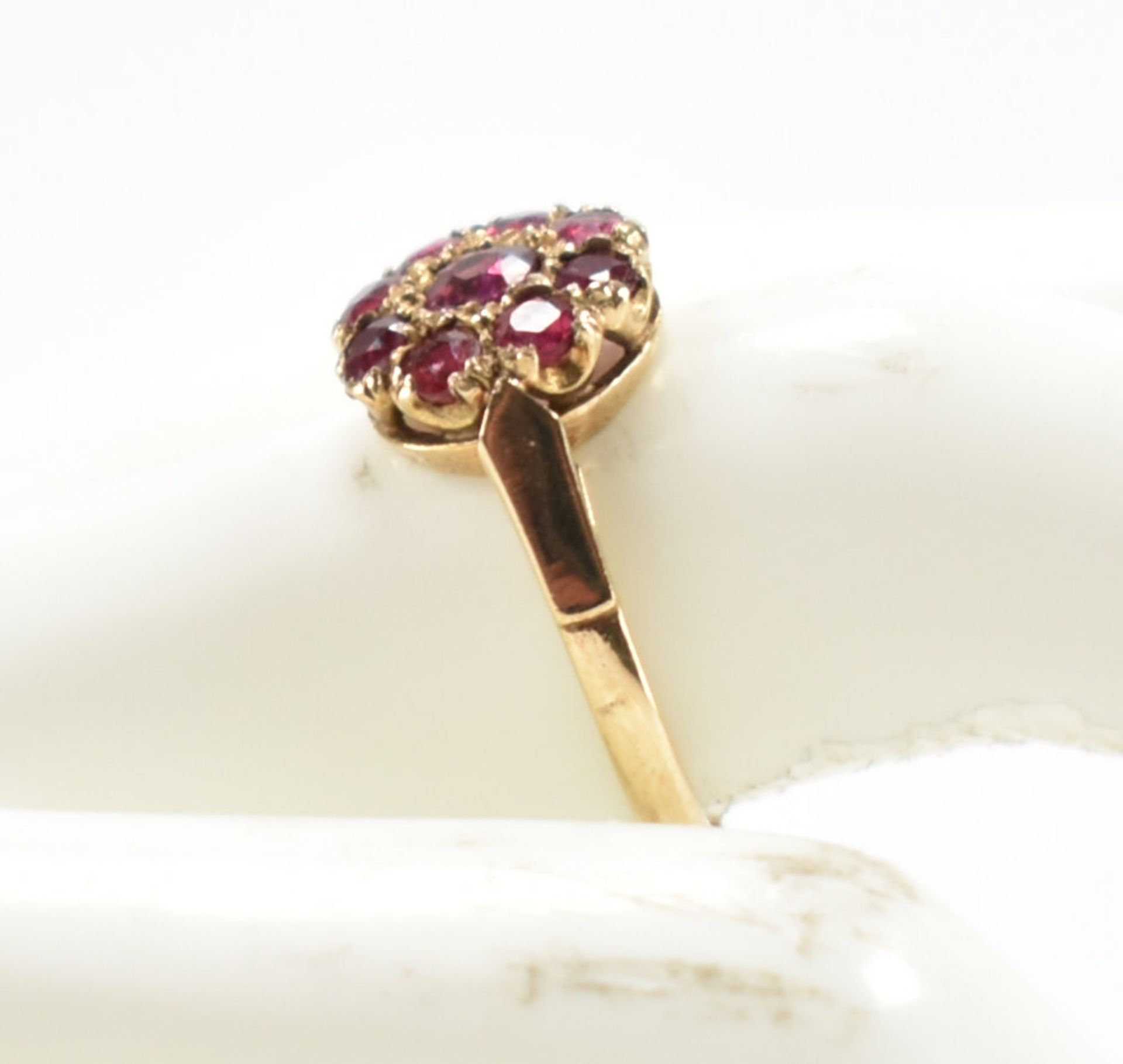 HALLMARKED 9CT GOLD & RUBY CLUSTER RING - Image 8 of 8