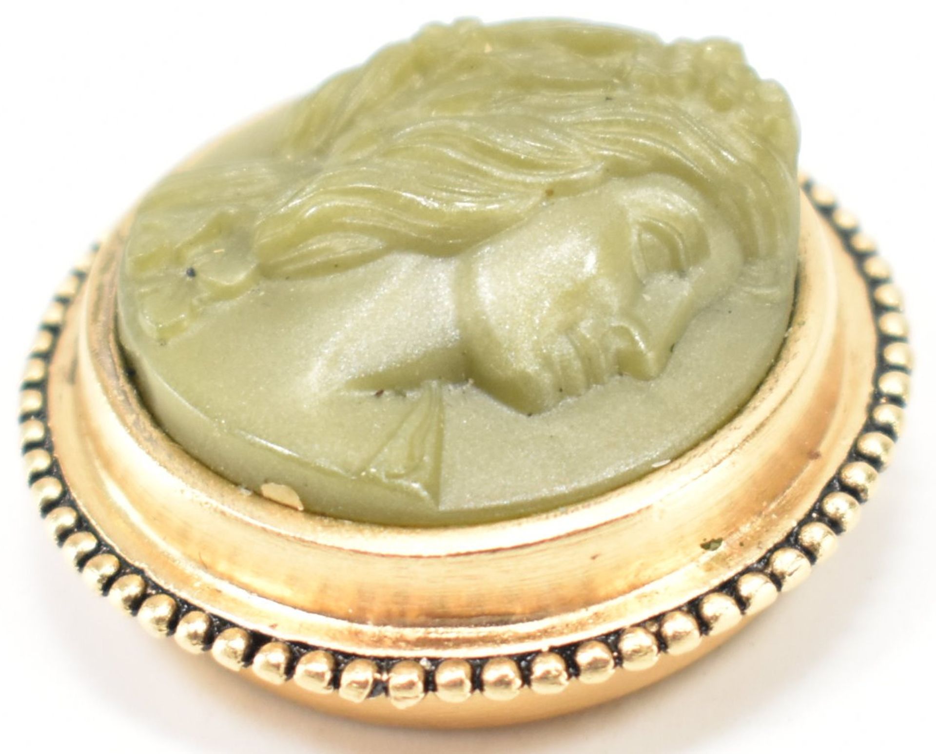 ESTEE LAUDER YOUTH DEW SOLID PERFUME GREEN CAMEO COMPACT - Bild 2 aus 5