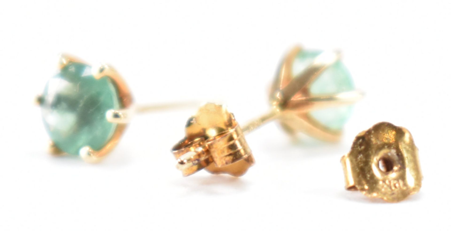 PAIR OF GOLD & EMERALD STUD EARRINGS - Image 3 of 3