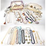 COLLECTION OF VINTAGE COSTUME JEWELLERY