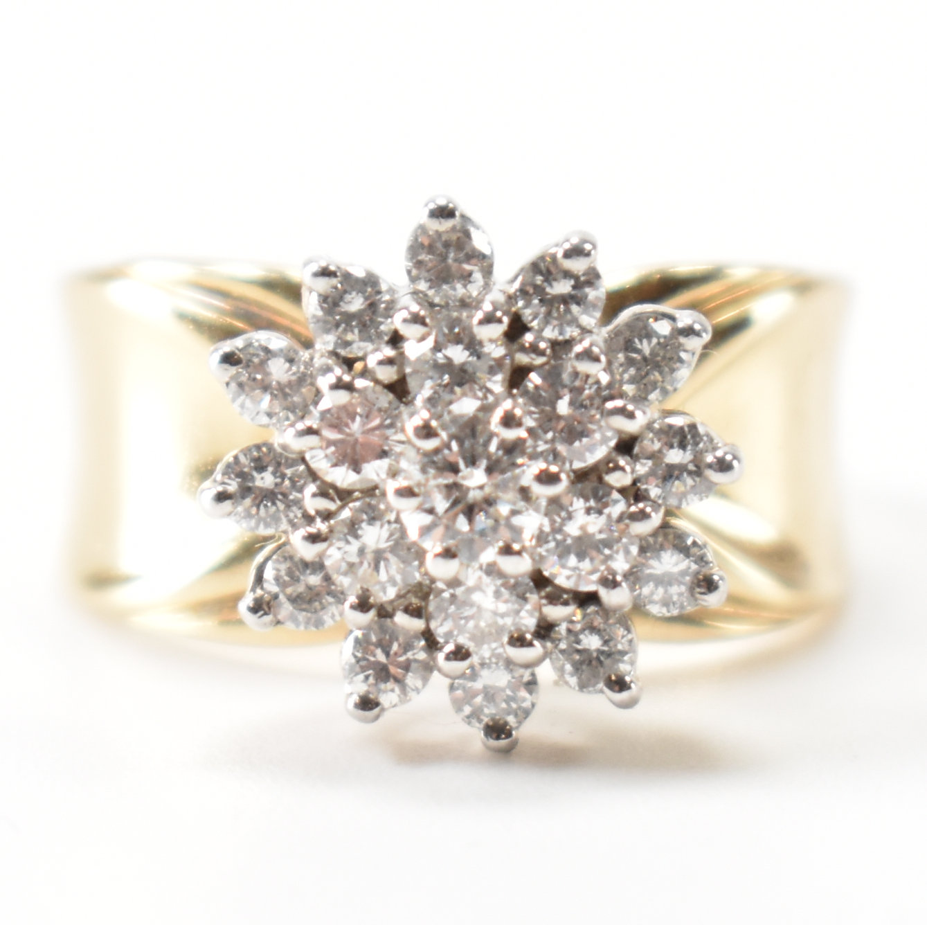 14CT GOLD & DIAMOND CLUSTER RING