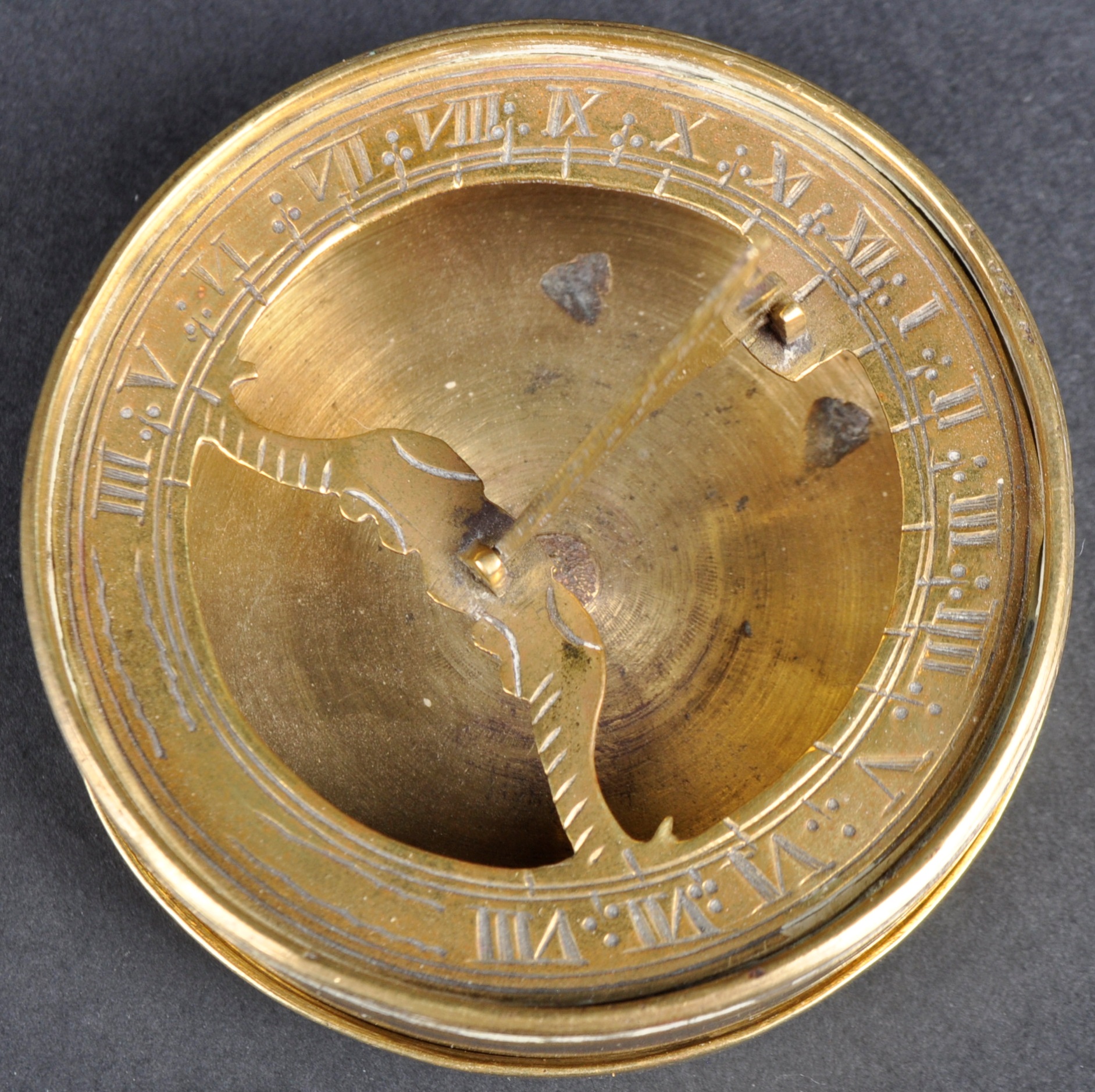 18TH CENTURY BRASS POCKET DIAL COMPASS - Image 3 of 7