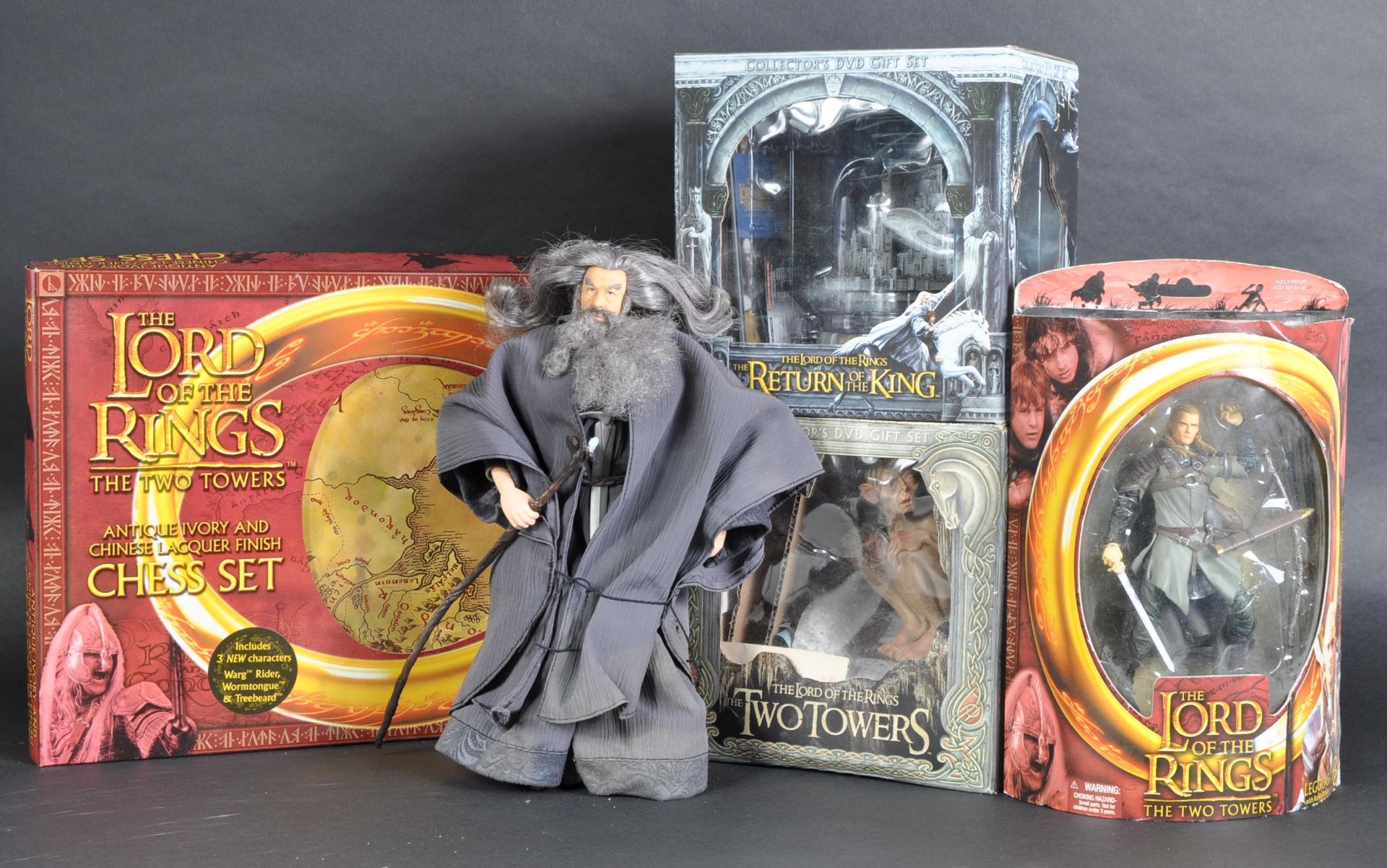 LORD OF THE RINGS - SELECTION OF MEMORABILIA