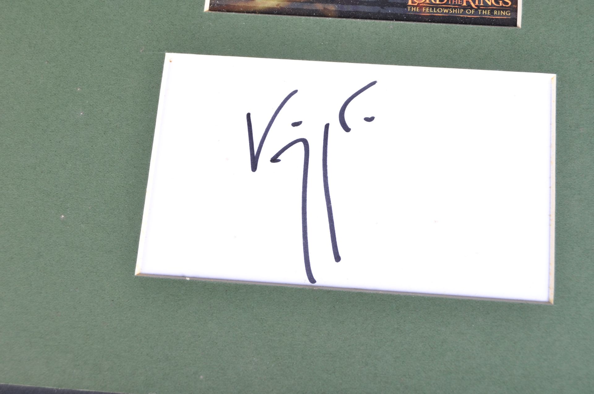 LORD OF THE RINGS - VIGGO MORTENSEN - PRESENTATION AUTOGRAPH - Image 2 of 2