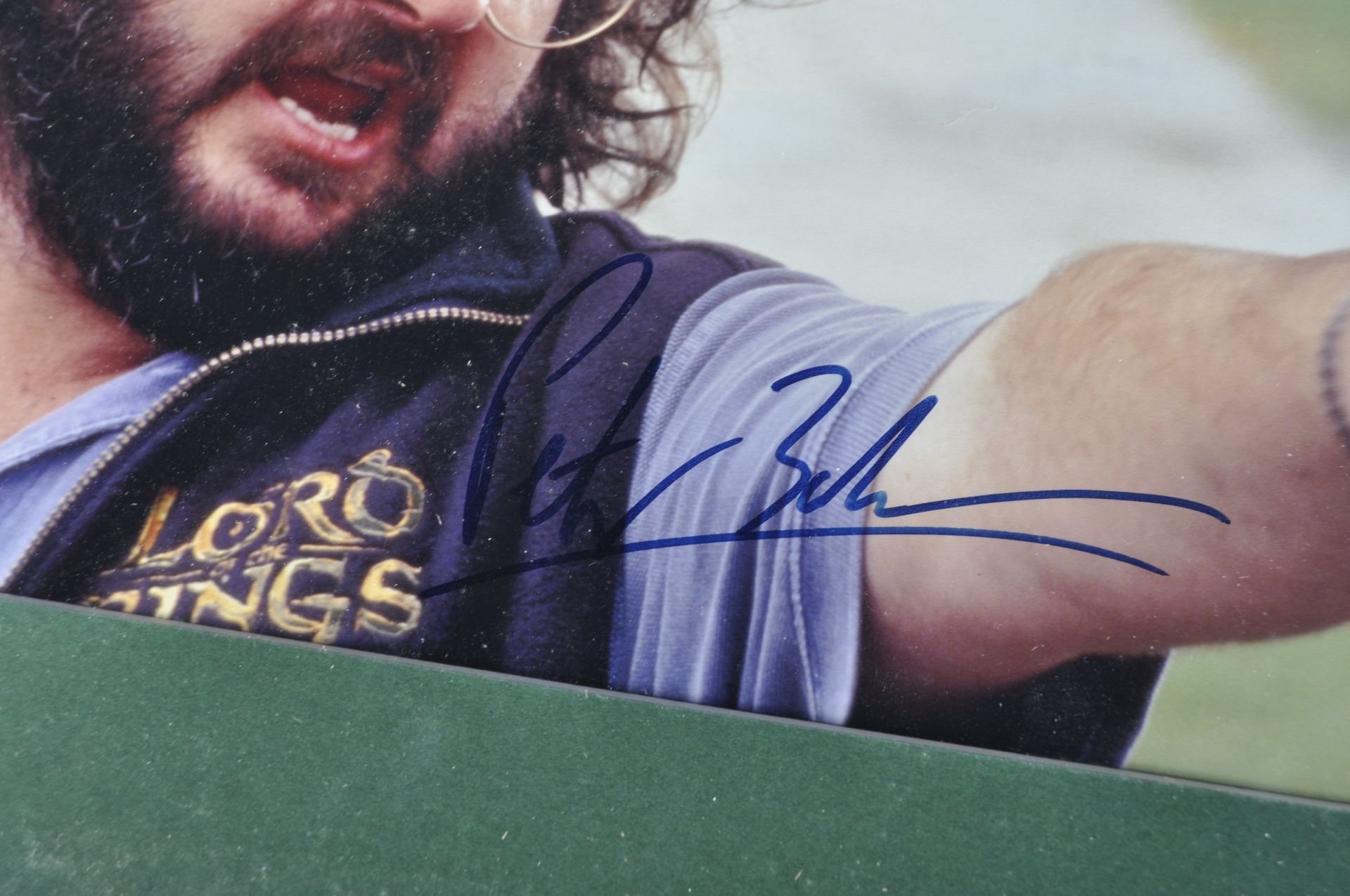 LORD OF THE RINGS - PETER JACKSON - PRESENTATION AUTOGRAPH - Image 2 of 2