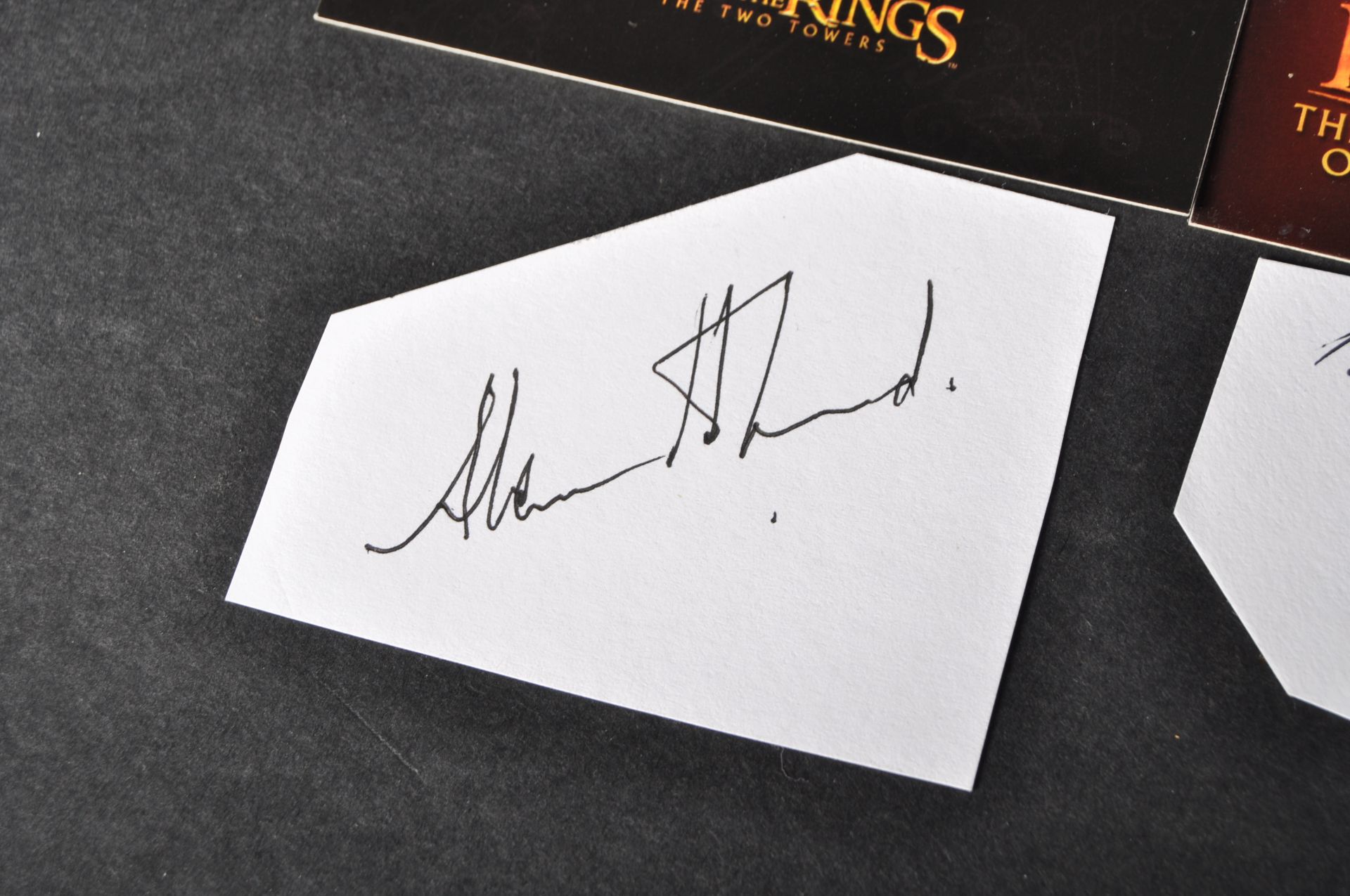 LORD OF THE RINGS - POSTCARD - AUTOGRAPHED PAPER - Image 3 of 3