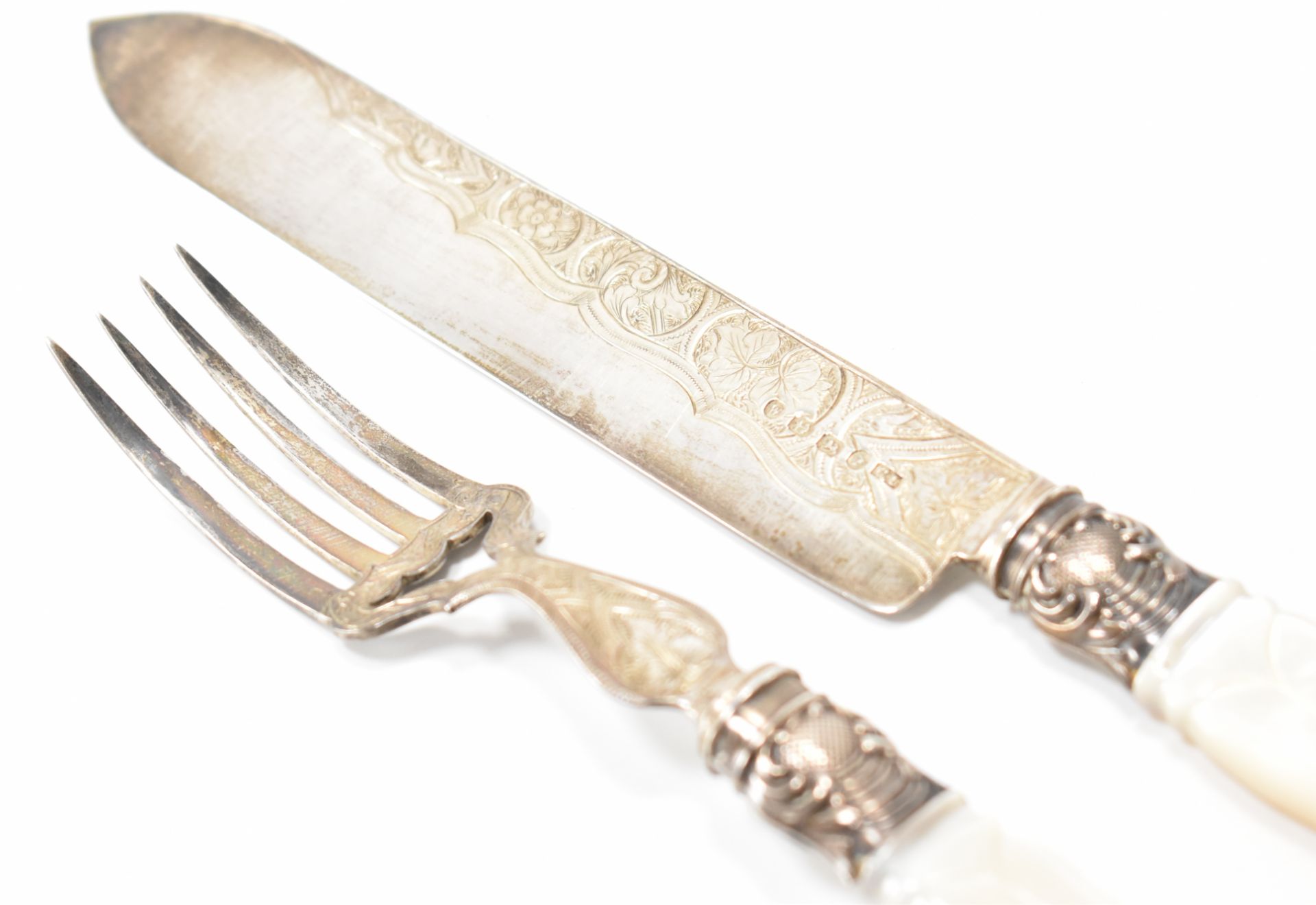 ANTIQUE SILVER & MOTHER OF PEARL SERVING SET - Image 2 of 5
