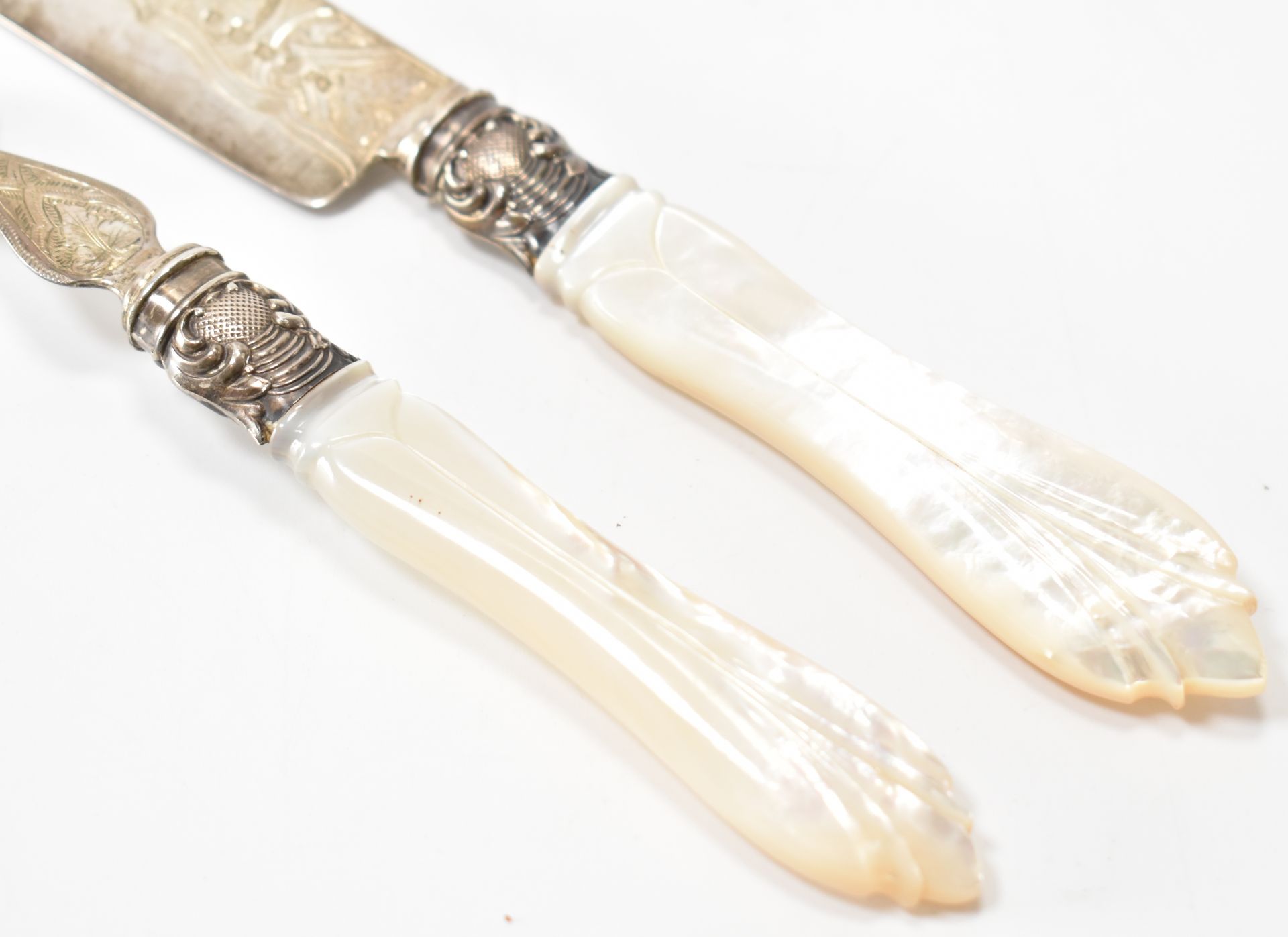 ANTIQUE SILVER & MOTHER OF PEARL SERVING SET - Image 3 of 5