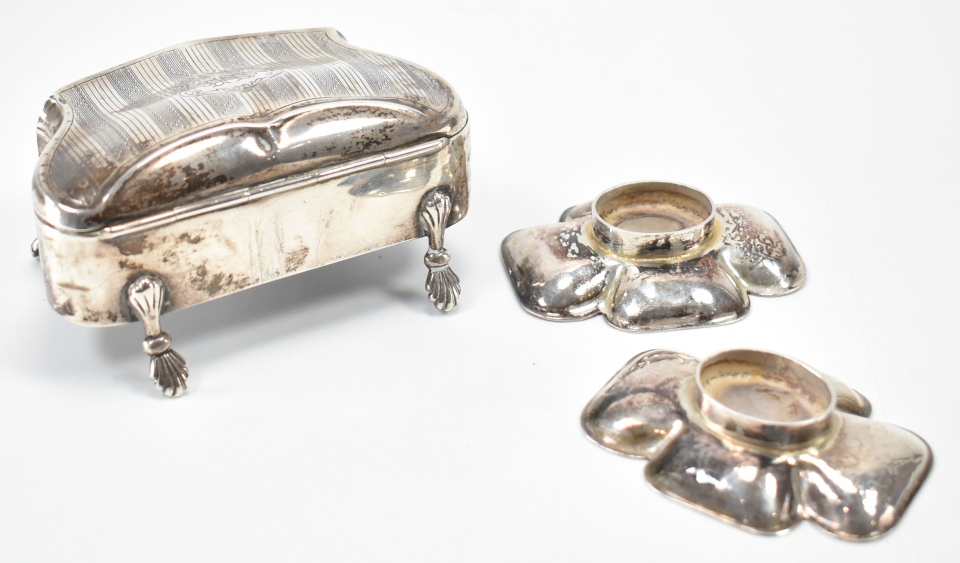 PAIR OF ANTIQUE CHINESE SILVER DISHES & SILVER JEWELLERY BOX - Image 4 of 4