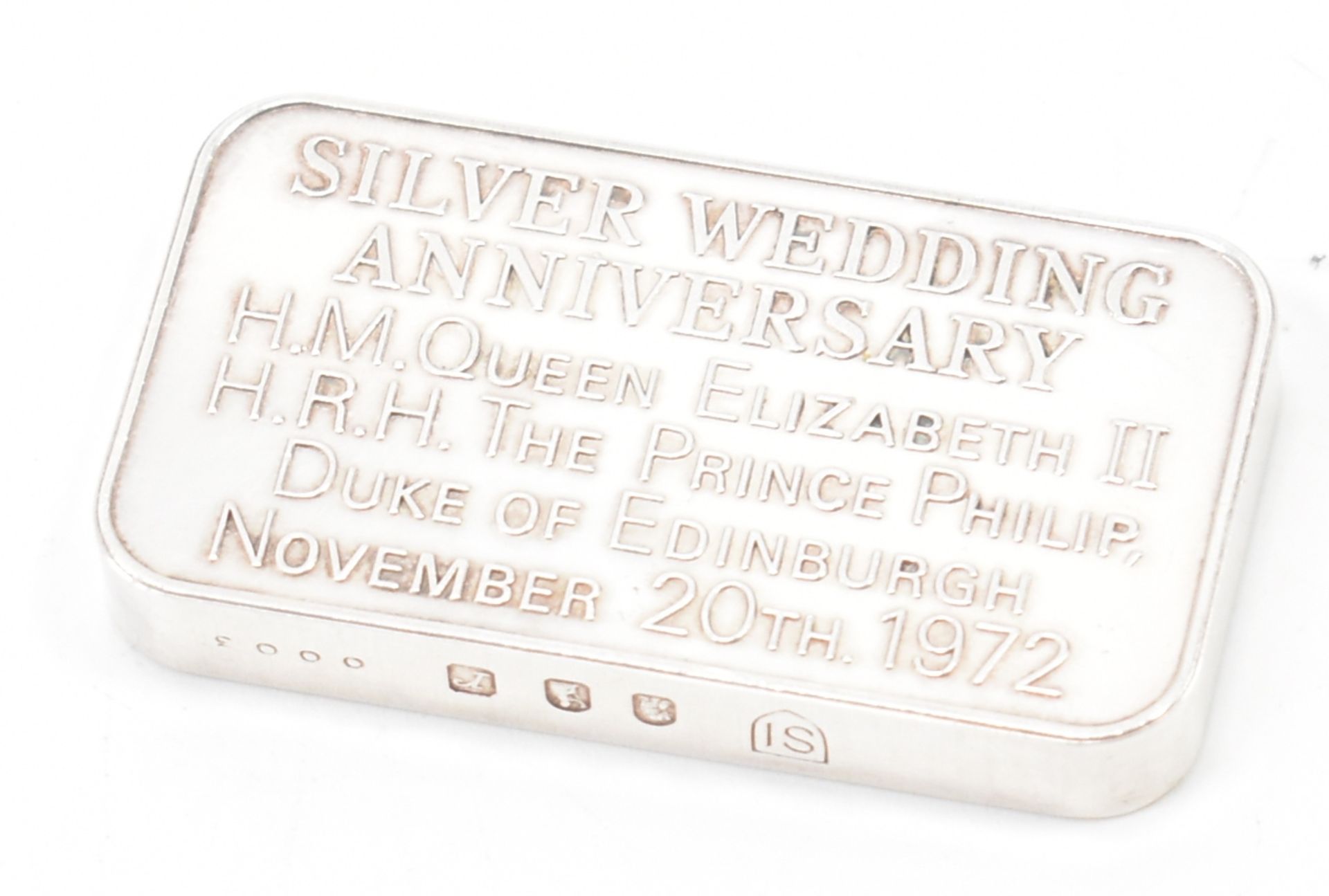 HALLMARKED BUCKINGHAM PALACE COMMEMORATIVE SILVER INGOT - Image 2 of 5