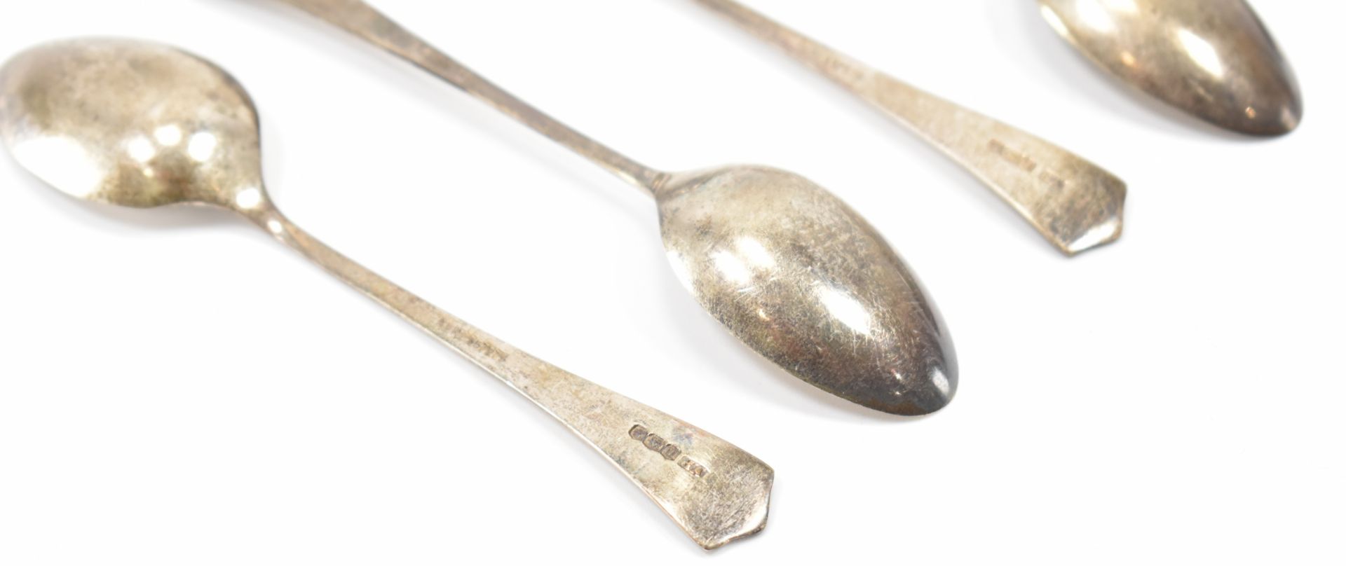 FIVE 1930S SILVER HALLMARKED TEASPOONS - Image 4 of 4