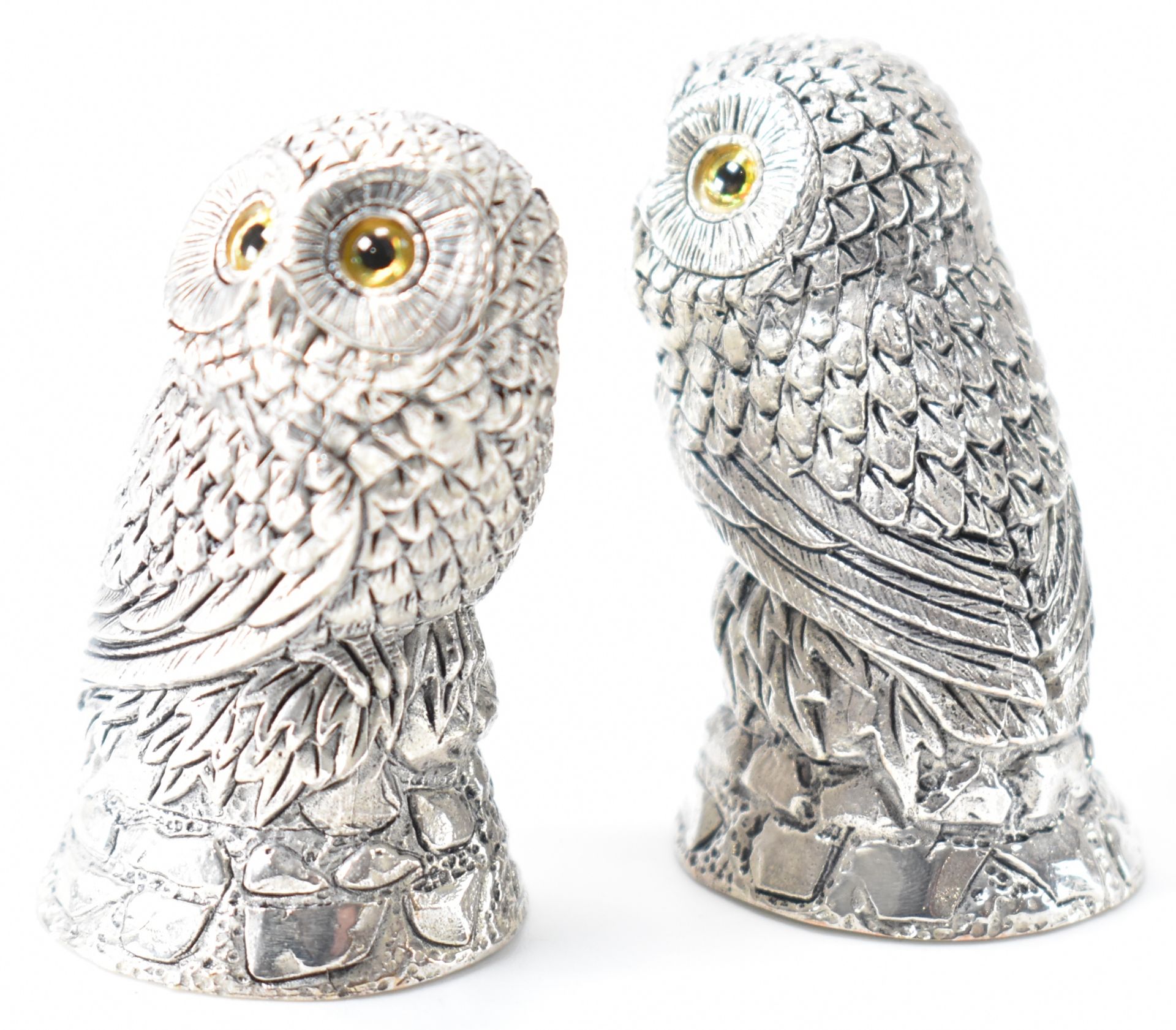 PAIR OF SILVER PLATED OWL CONDIMENTS - Bild 4 aus 5