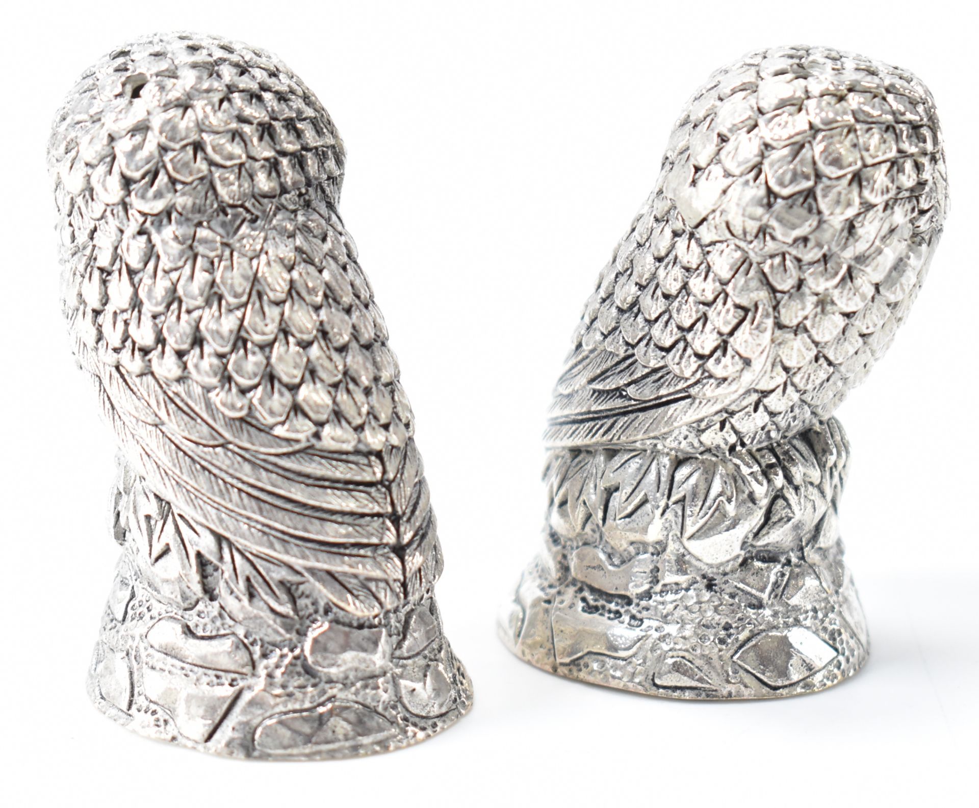 PAIR OF SILVER PLATED OWL CONDIMENTS - Bild 3 aus 5