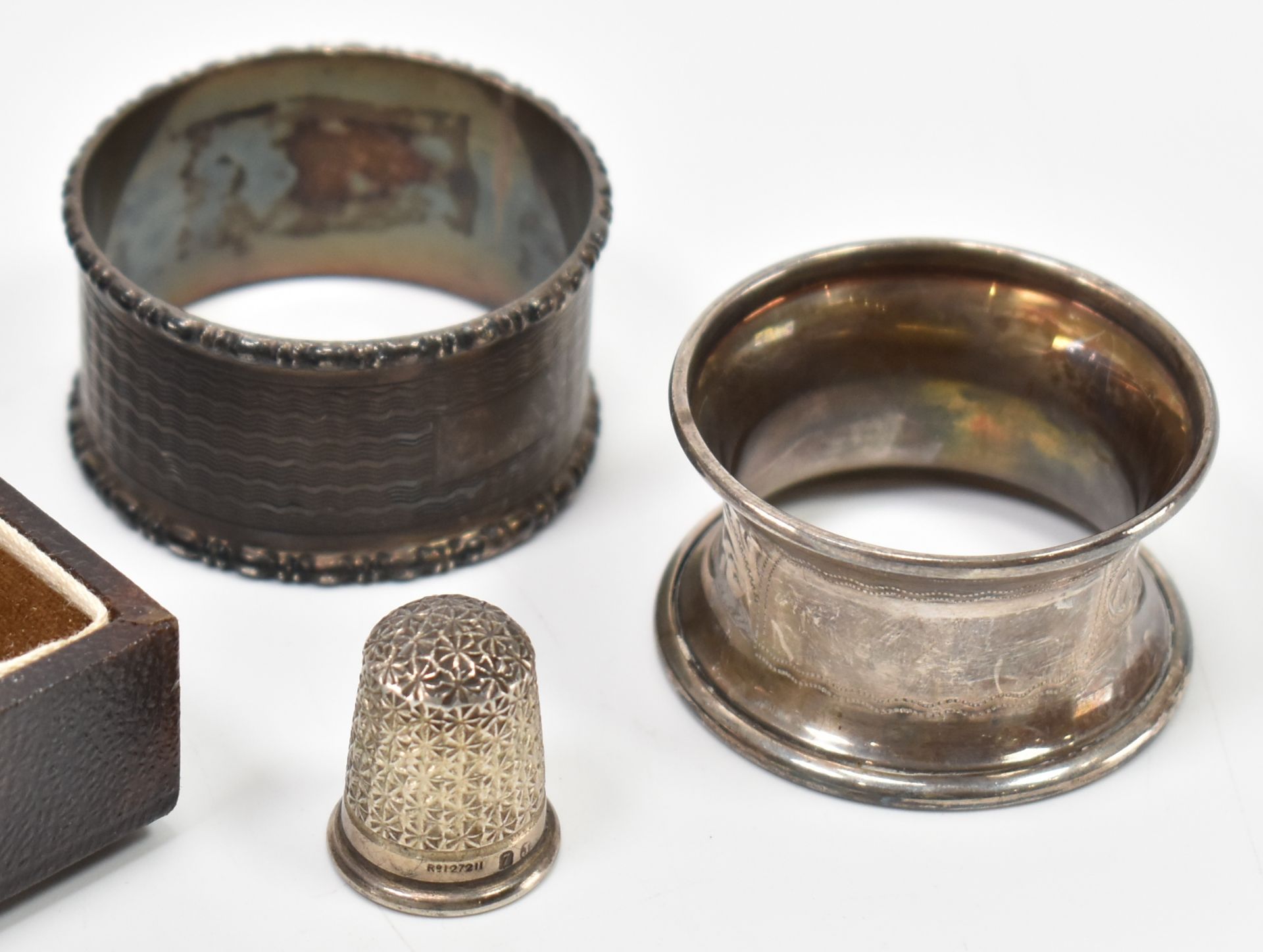 ASSORTMENT OF SILVER NAPKIN RINGS & THIMBLE - Image 3 of 4