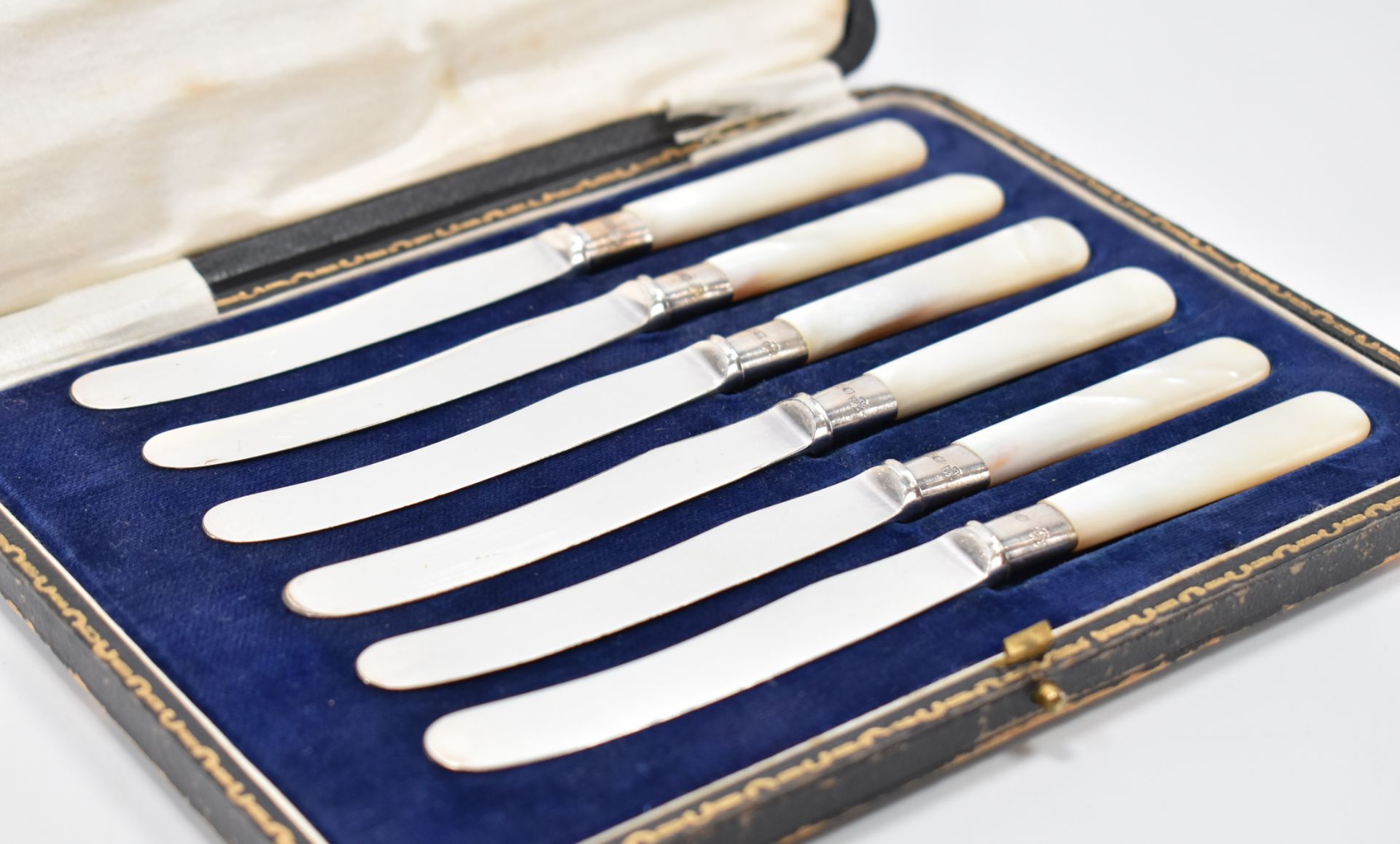 SET OF 6 1920S SILVER HALLMARKED BUTTER KNIVES - Image 2 of 5