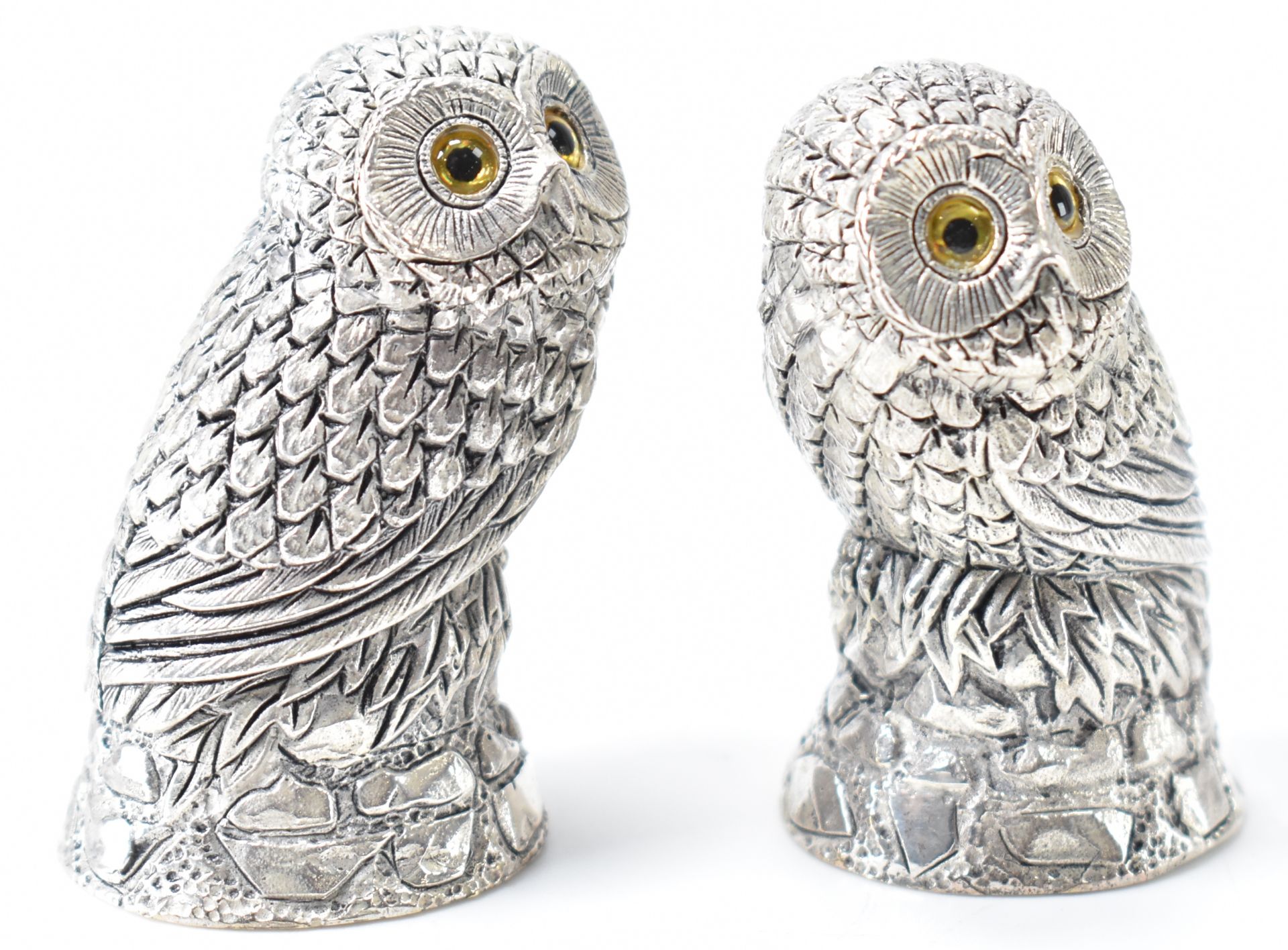 PAIR OF SILVER PLATED OWL CONDIMENTS - Bild 2 aus 5