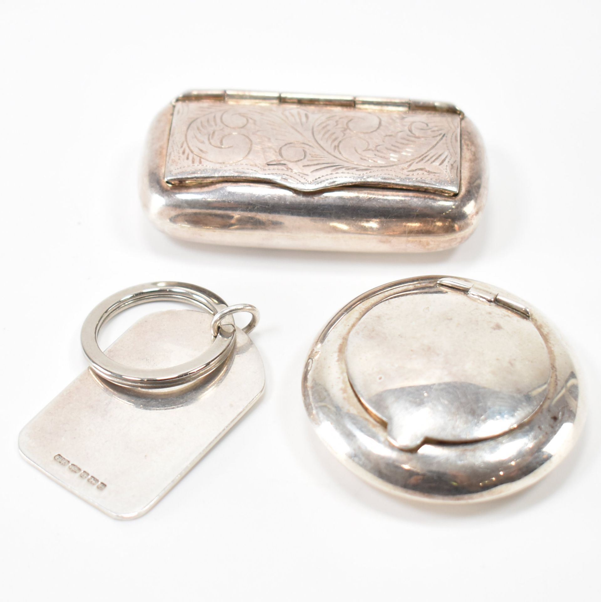 GROUP OF HALLMARKED SILVER ITEMS