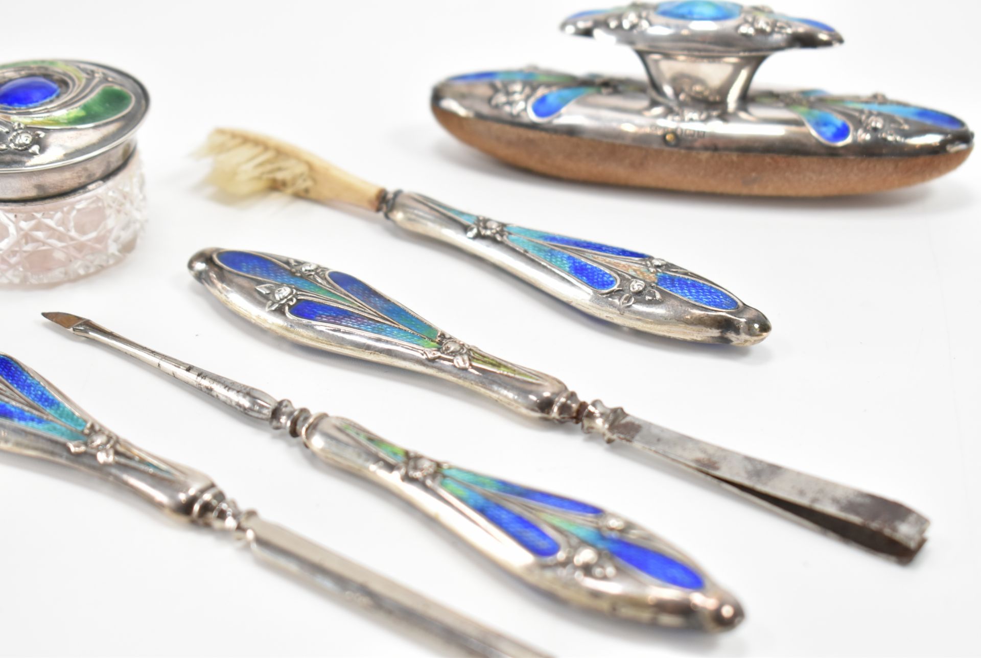 EDWARDIAN ANTIQUE SILVER & ENAMEL VANITY SET - Image 4 of 8