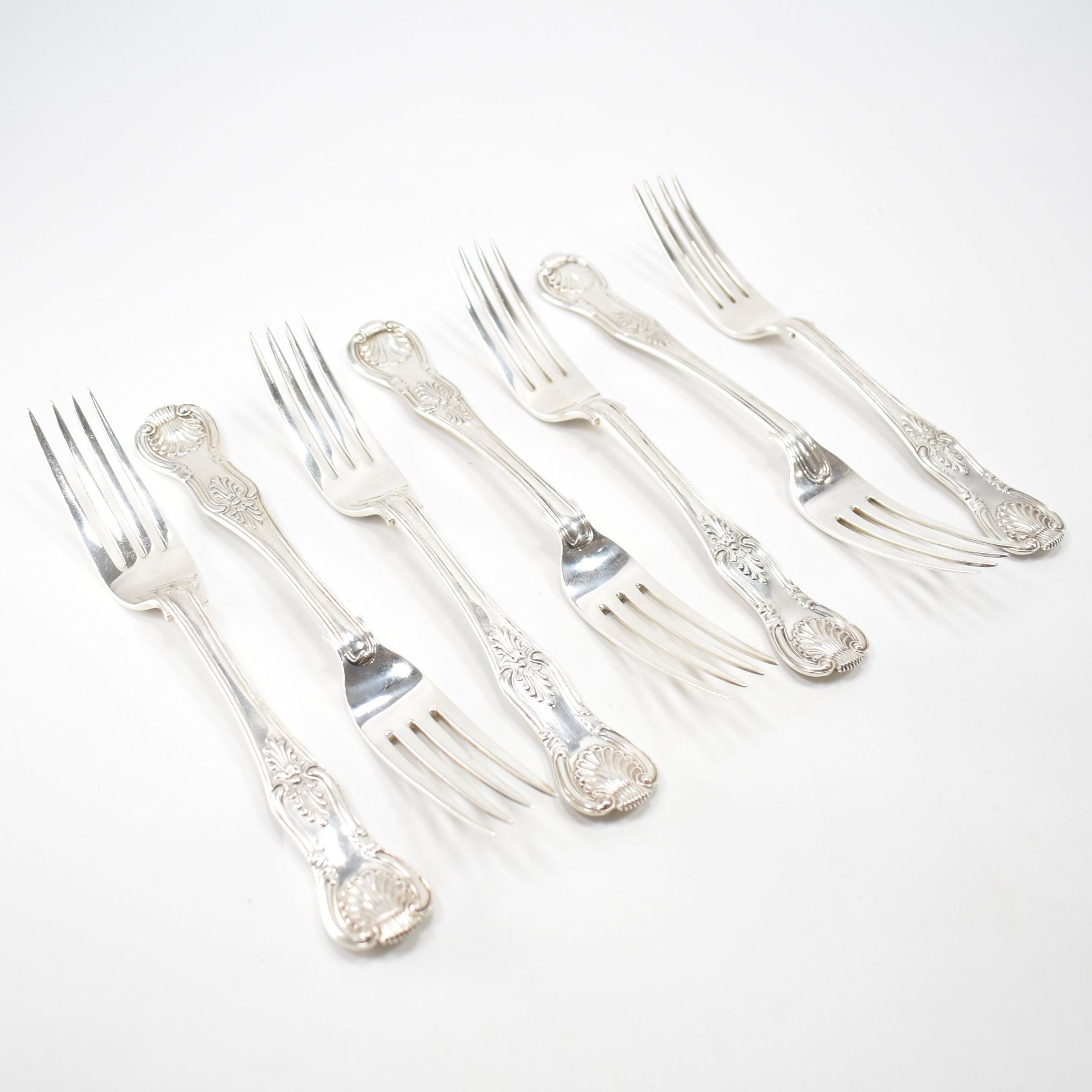 COLLECTION OF HALLMARKED SILVER VICTORIAN DINNER FORKS