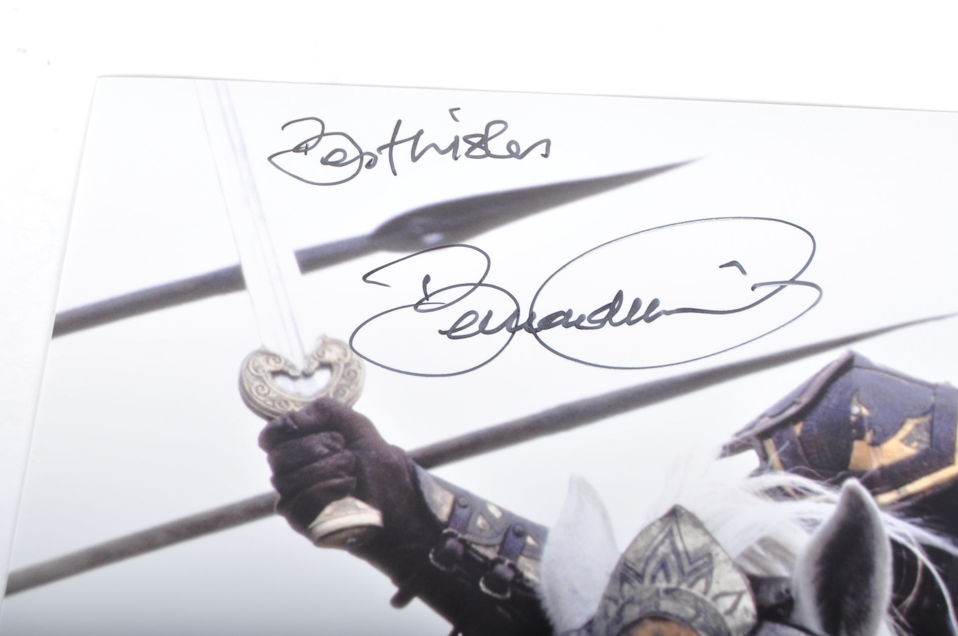 COLLECTION OF BERNARD HILL - LORD OF THE RINGS - AUTOGRAPHED 8X10" - Bild 2 aus 3