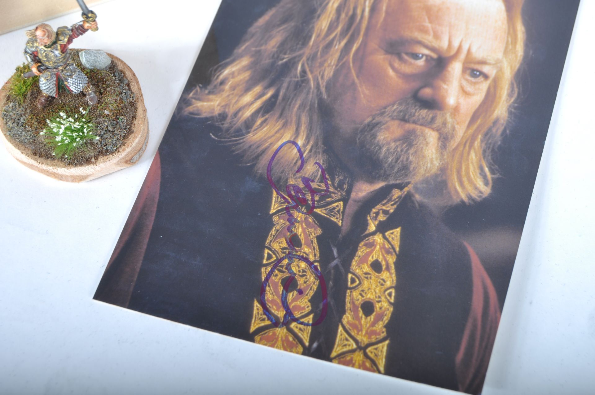 COLLECTION OF BERNARD HILL - LOTR - FAN MADE MINIATURE & AUTOGRAPH - Image 2 of 5