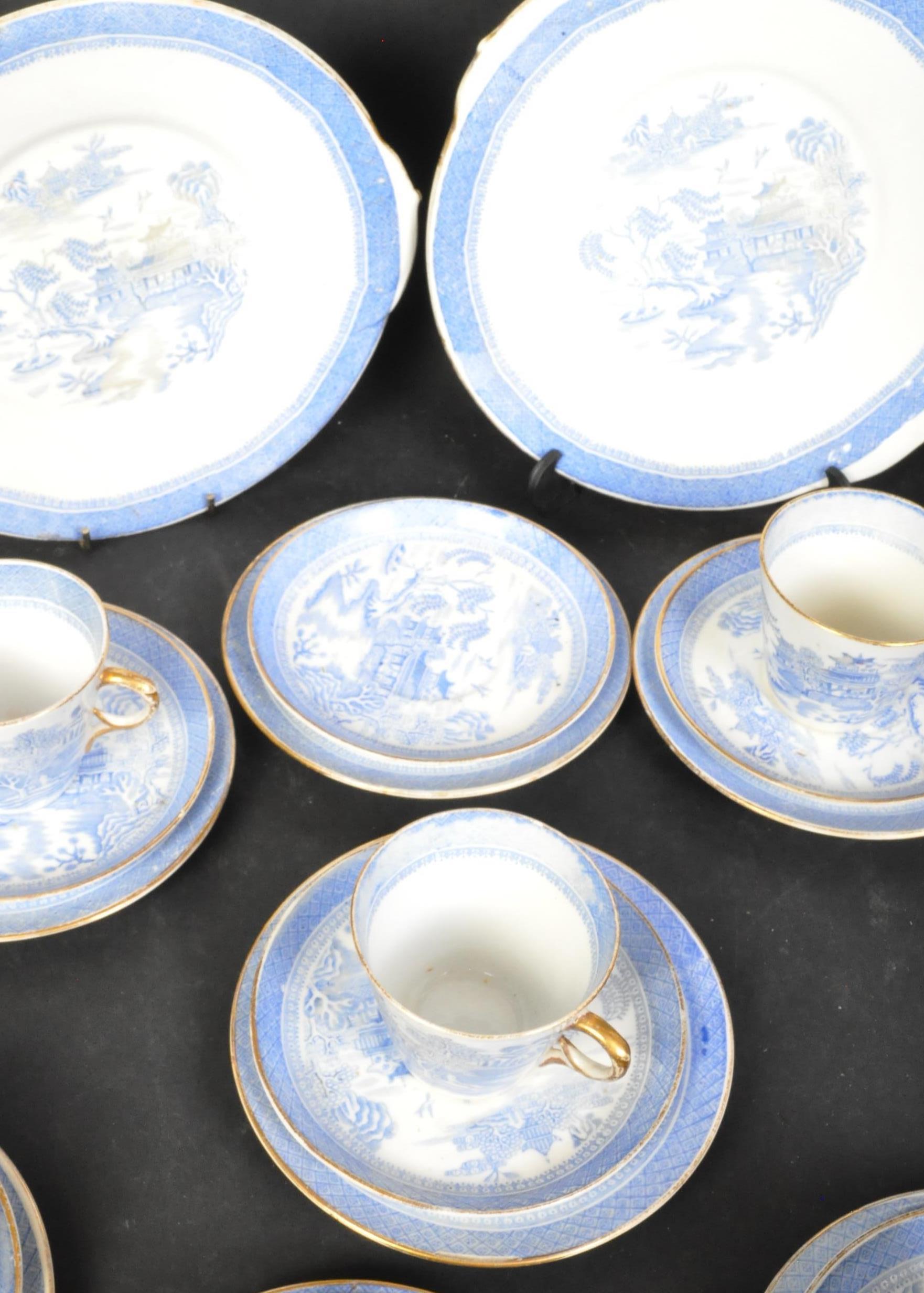 EARLY 20TH CENTURY BONE CHINA WILLOW TEA SERVICE - Image 5 of 7