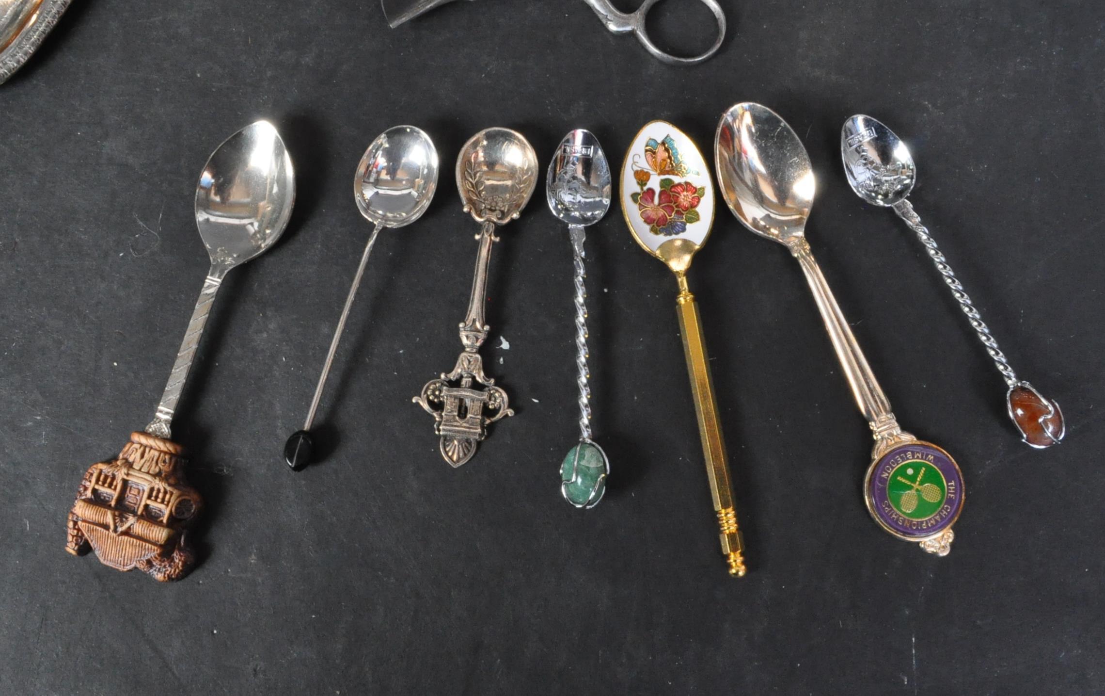 COLLECTION OF VINTAGE SILVER PLATED ITEMS - Bild 2 aus 7